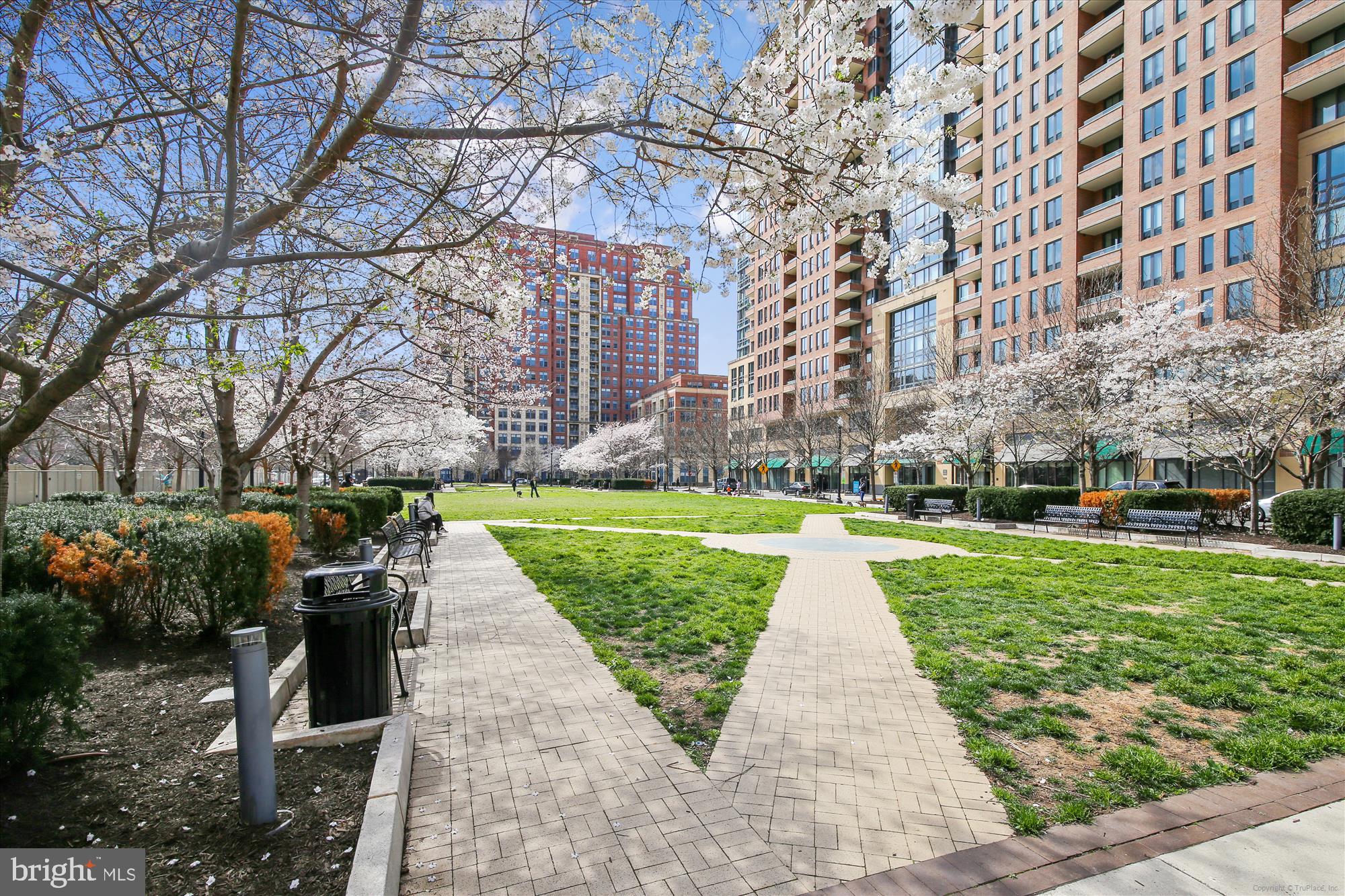 HORIZON HOUSE - Residential Lease