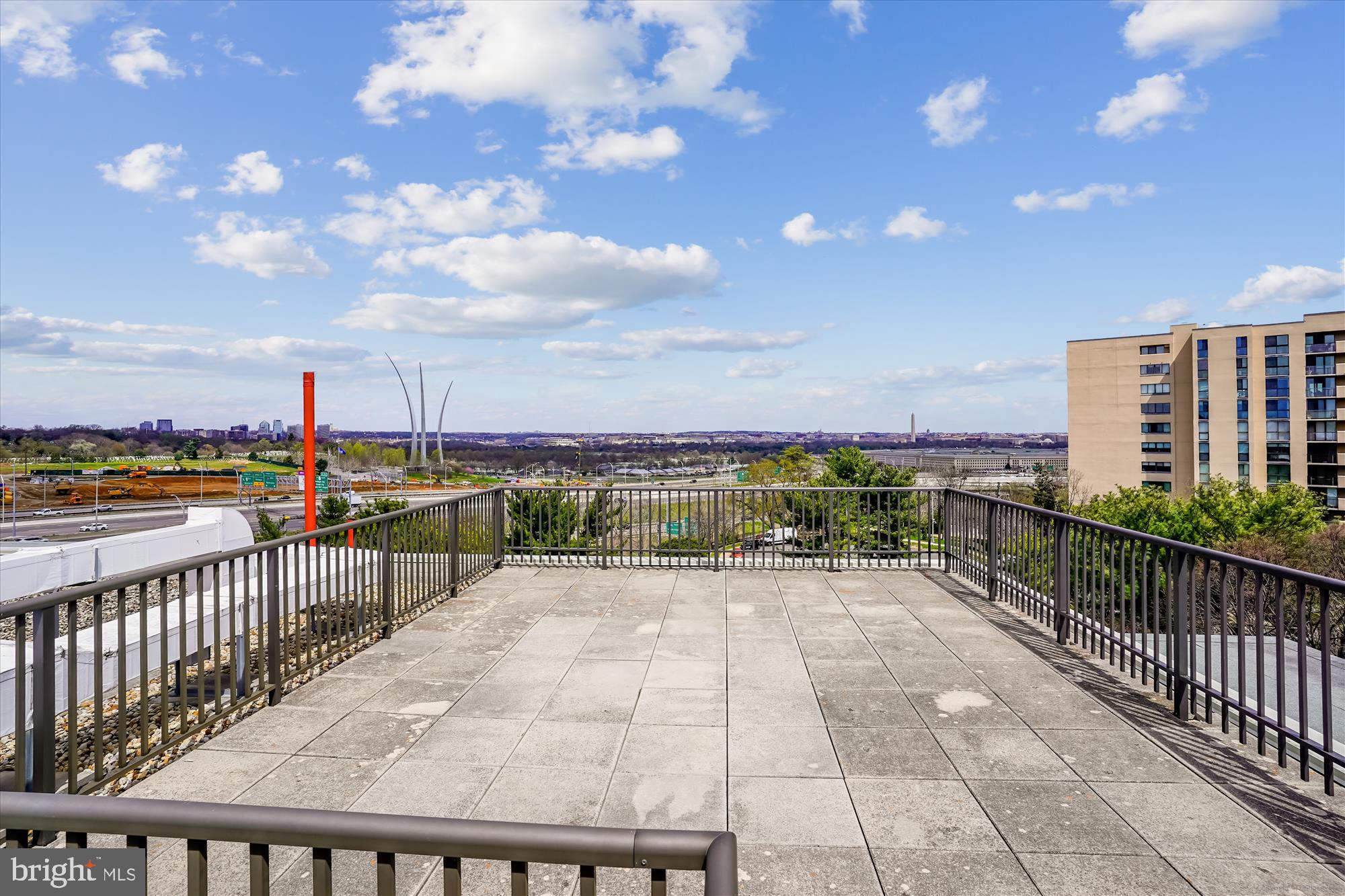 HORIZON HOUSE - Residential Lease