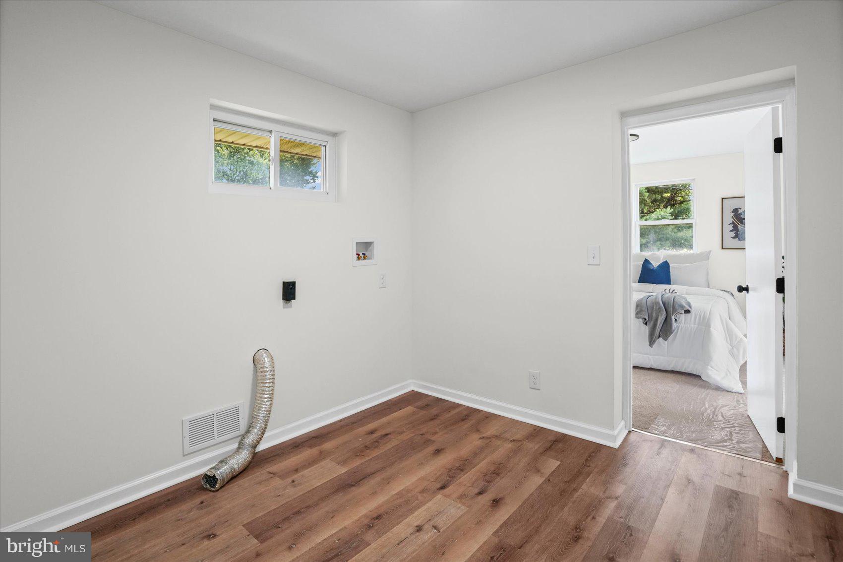 BROAD ACRES - Residential