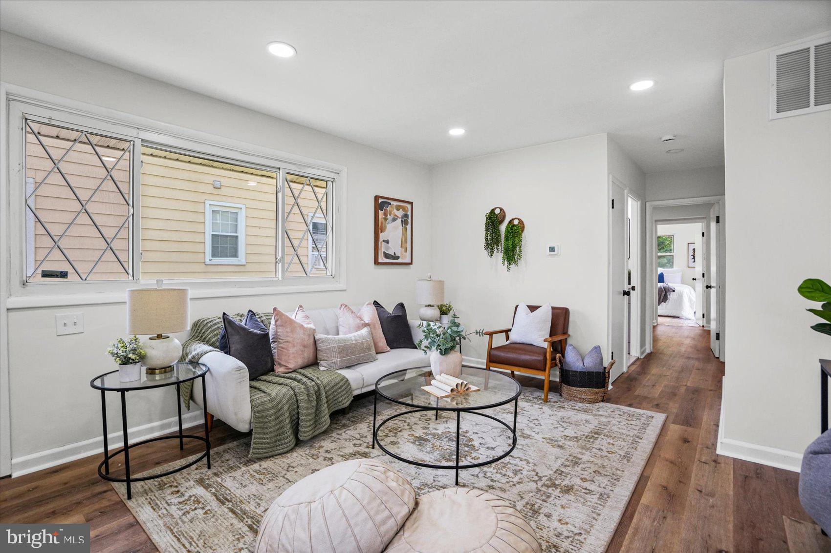 BROAD ACRES - Residential