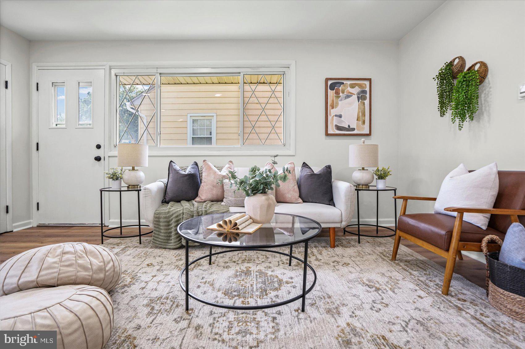BROAD ACRES - Residential