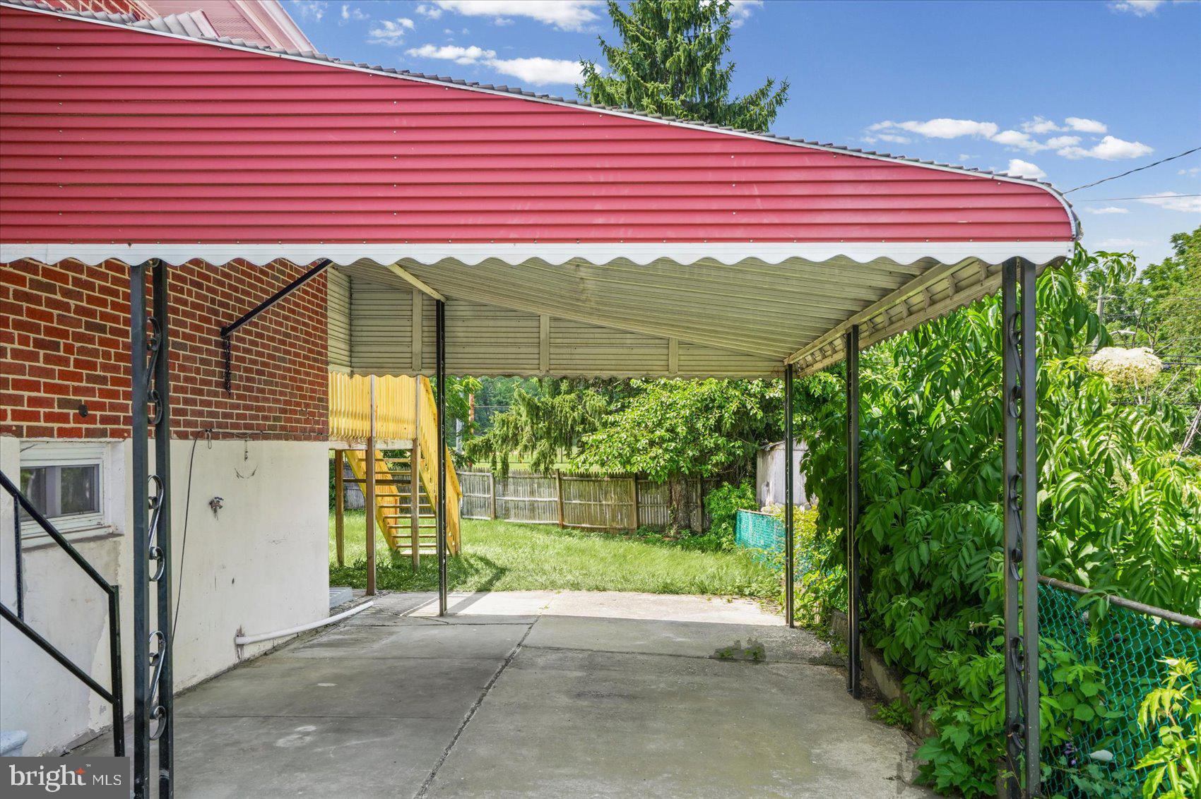 BROAD ACRES - Residential
