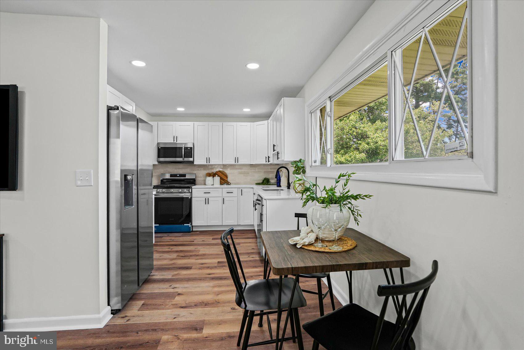 BROAD ACRES - Residential