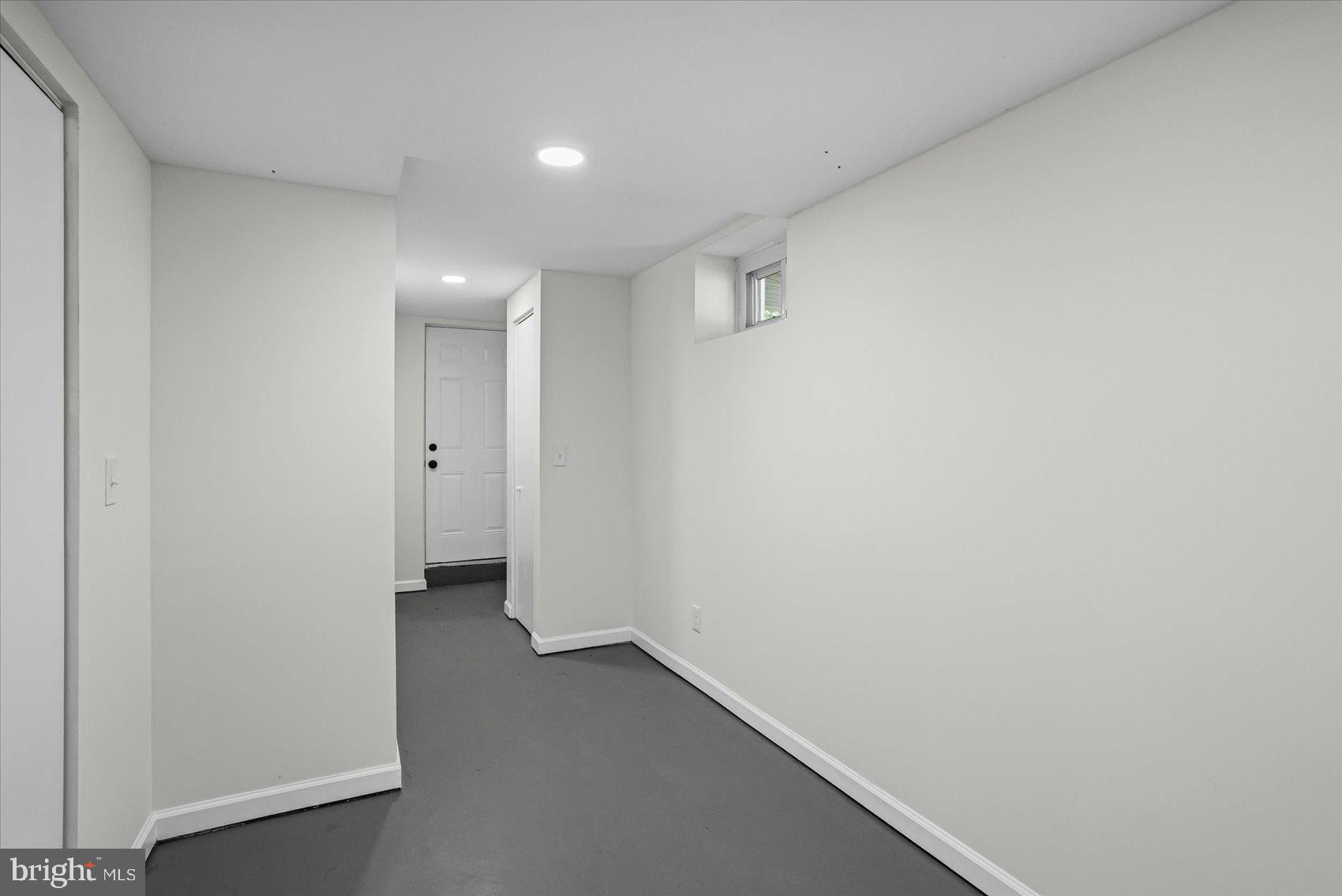 BROAD ACRES - Residential