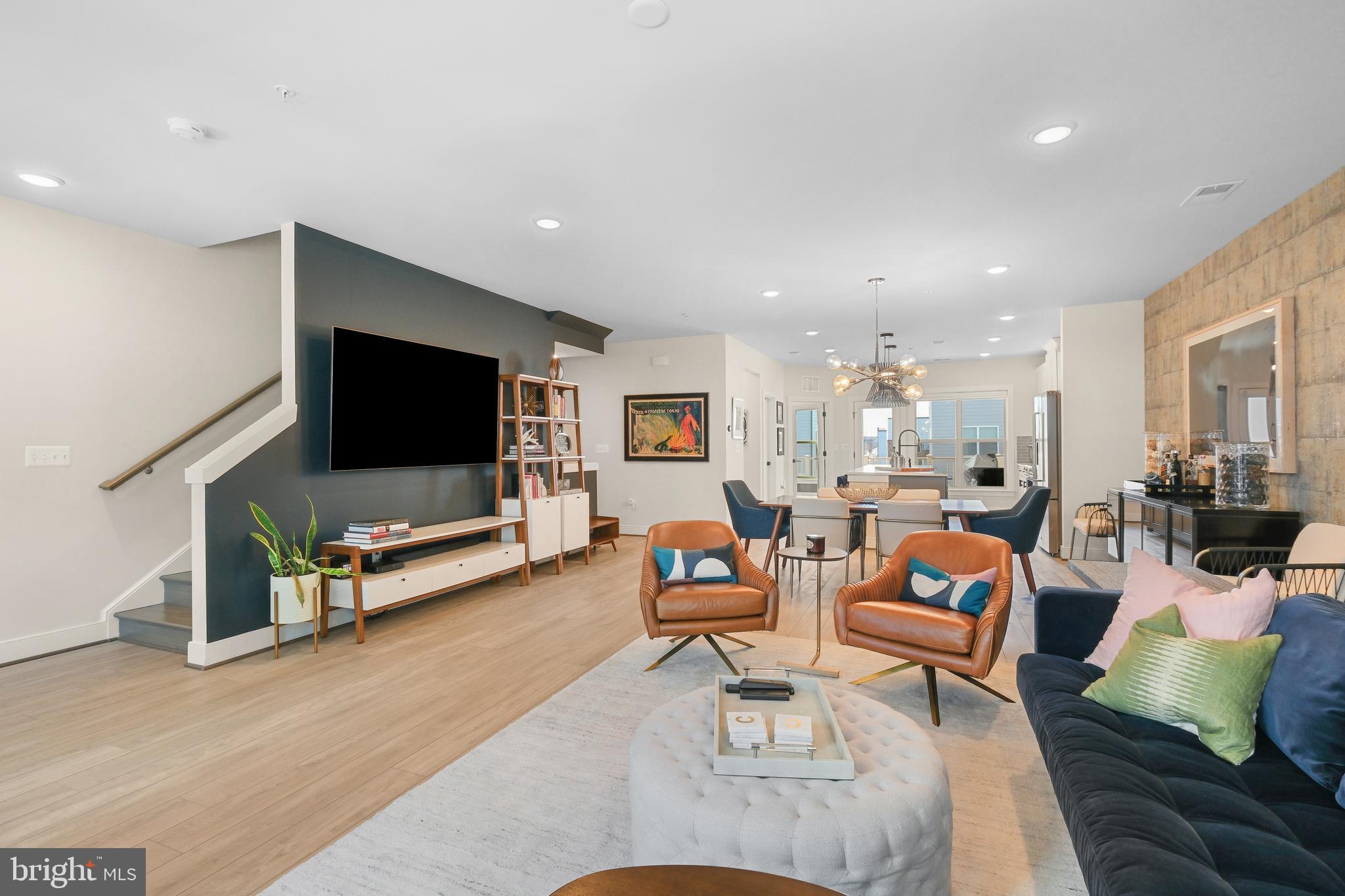 CROWN - Residential