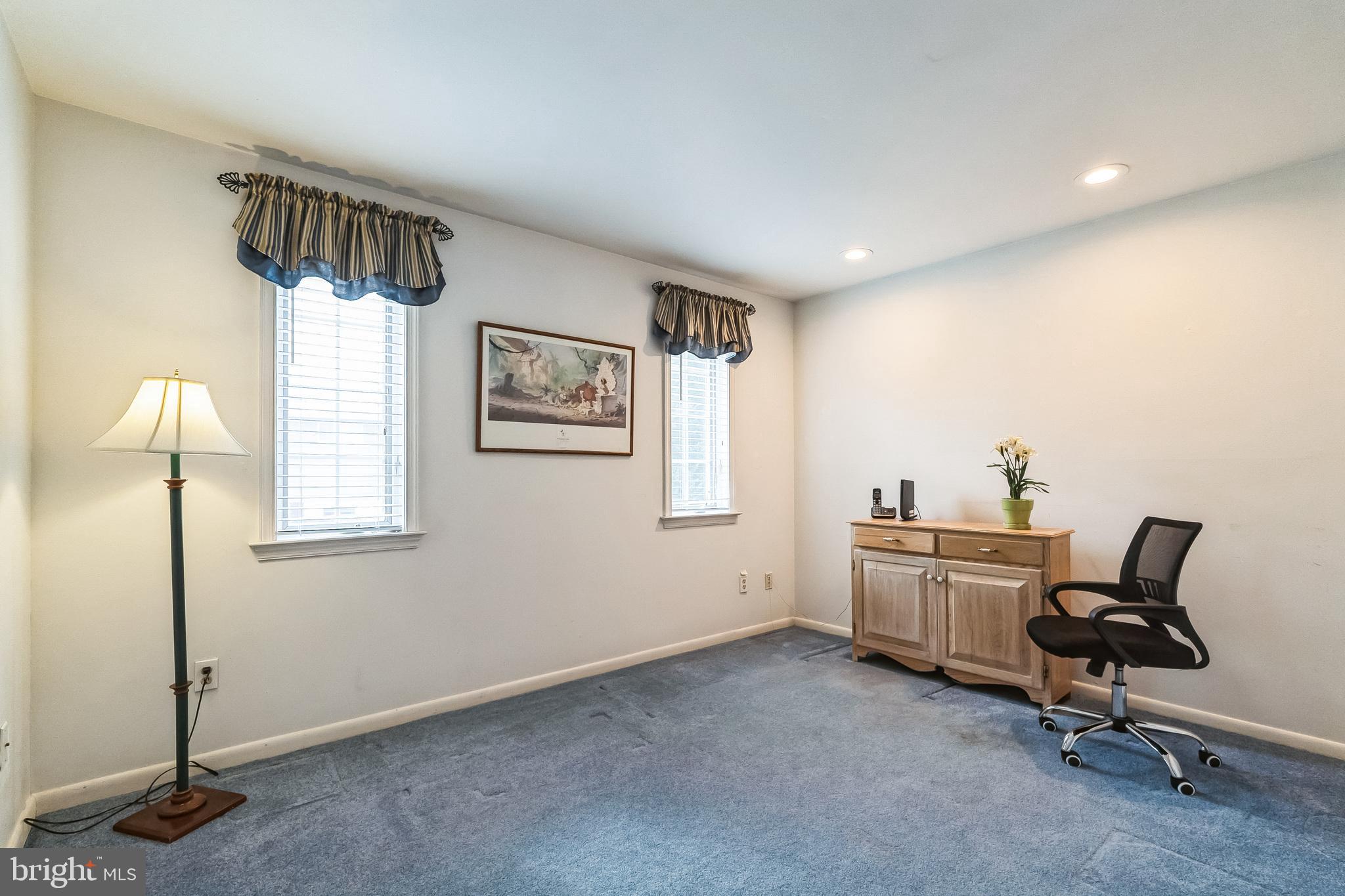 NEWTOWN SQ - Residential