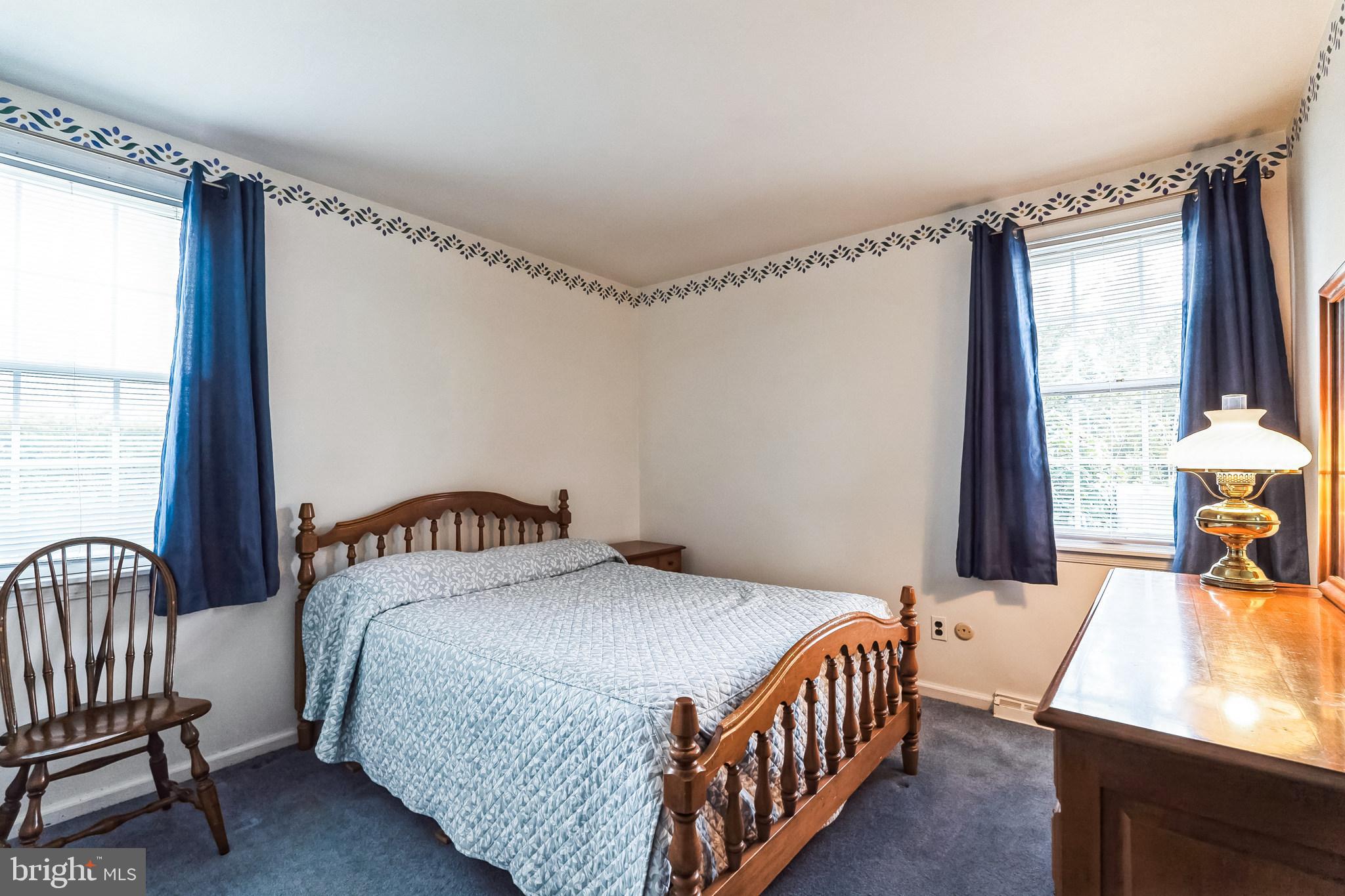 NEWTOWN SQ - Residential