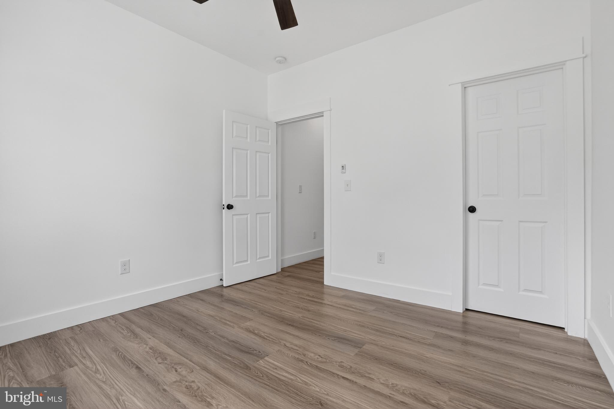 CAPTAIN'S COVE - Residential