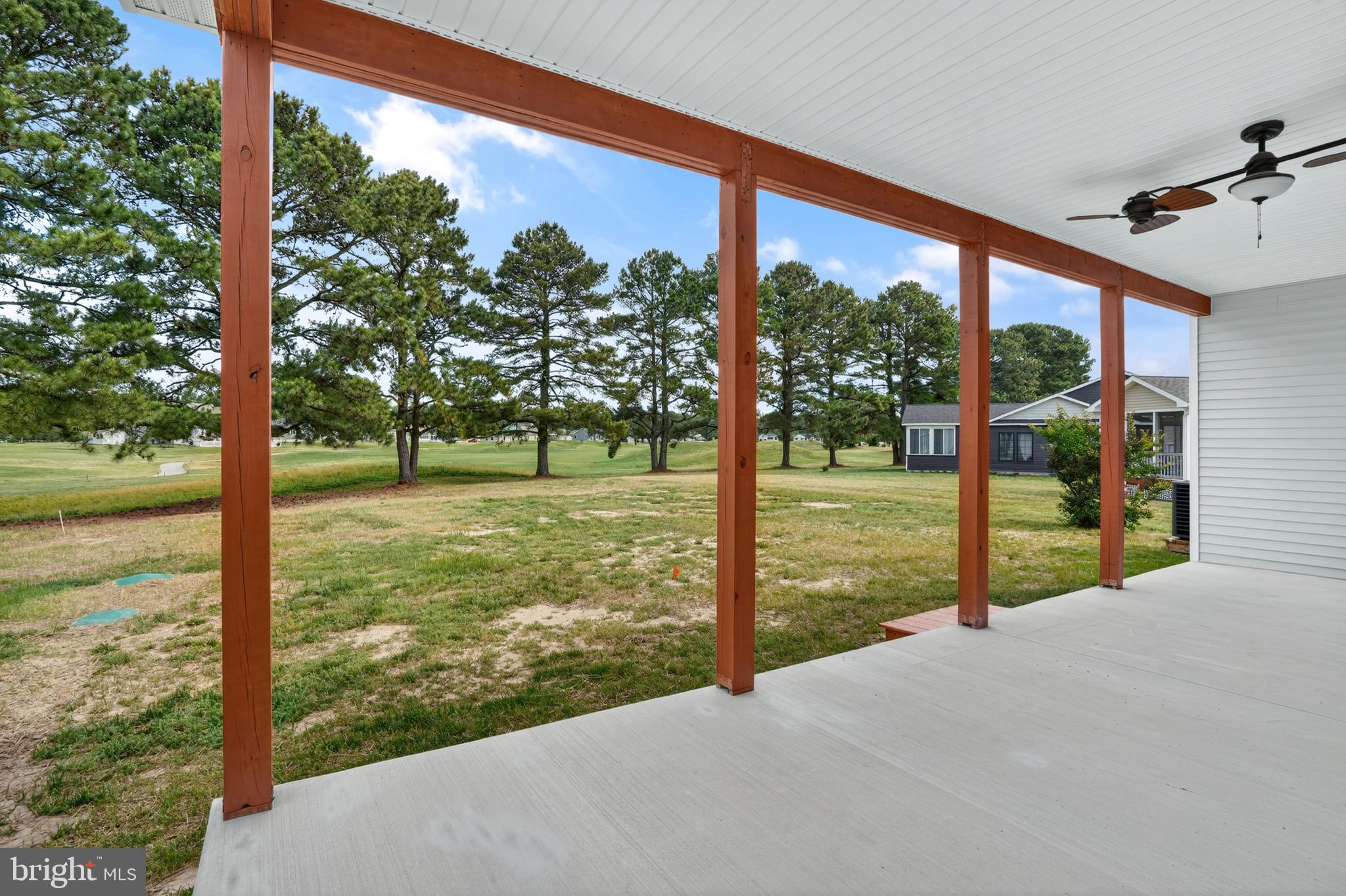 CAPTAIN'S COVE - Residential