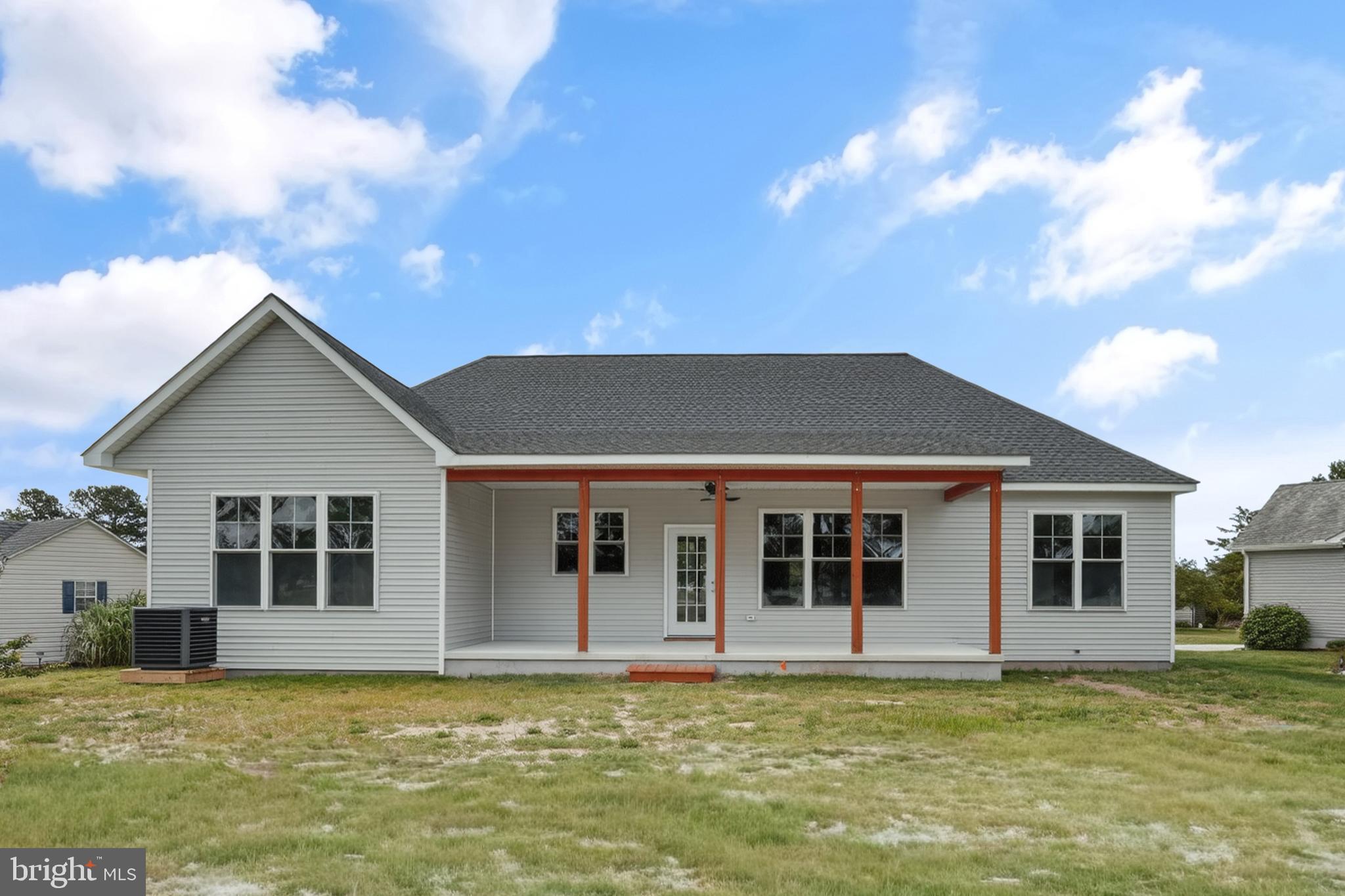 CAPTAIN'S COVE - Residential