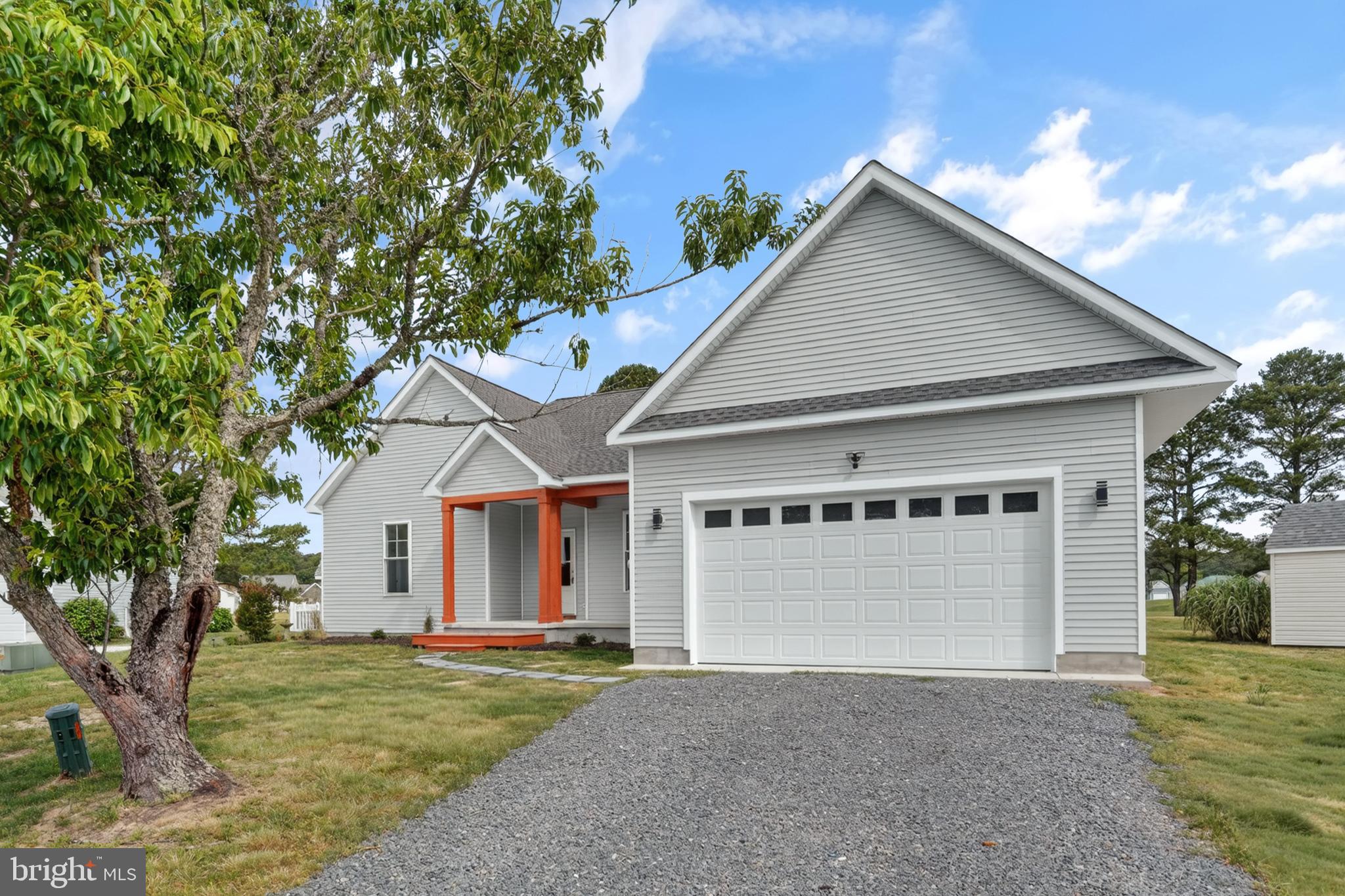 CAPTAIN'S COVE - Residential