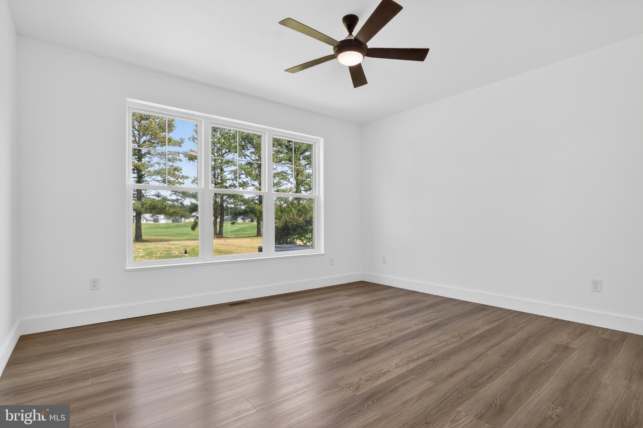 CAPTAIN'S COVE - Residential
