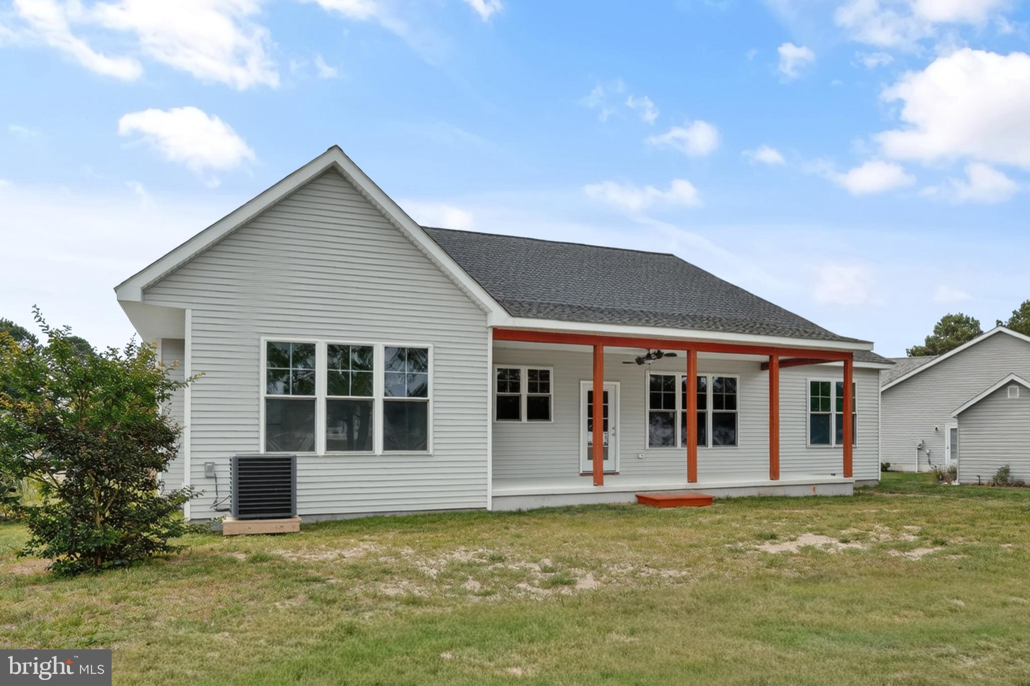 CAPTAIN'S COVE - Residential