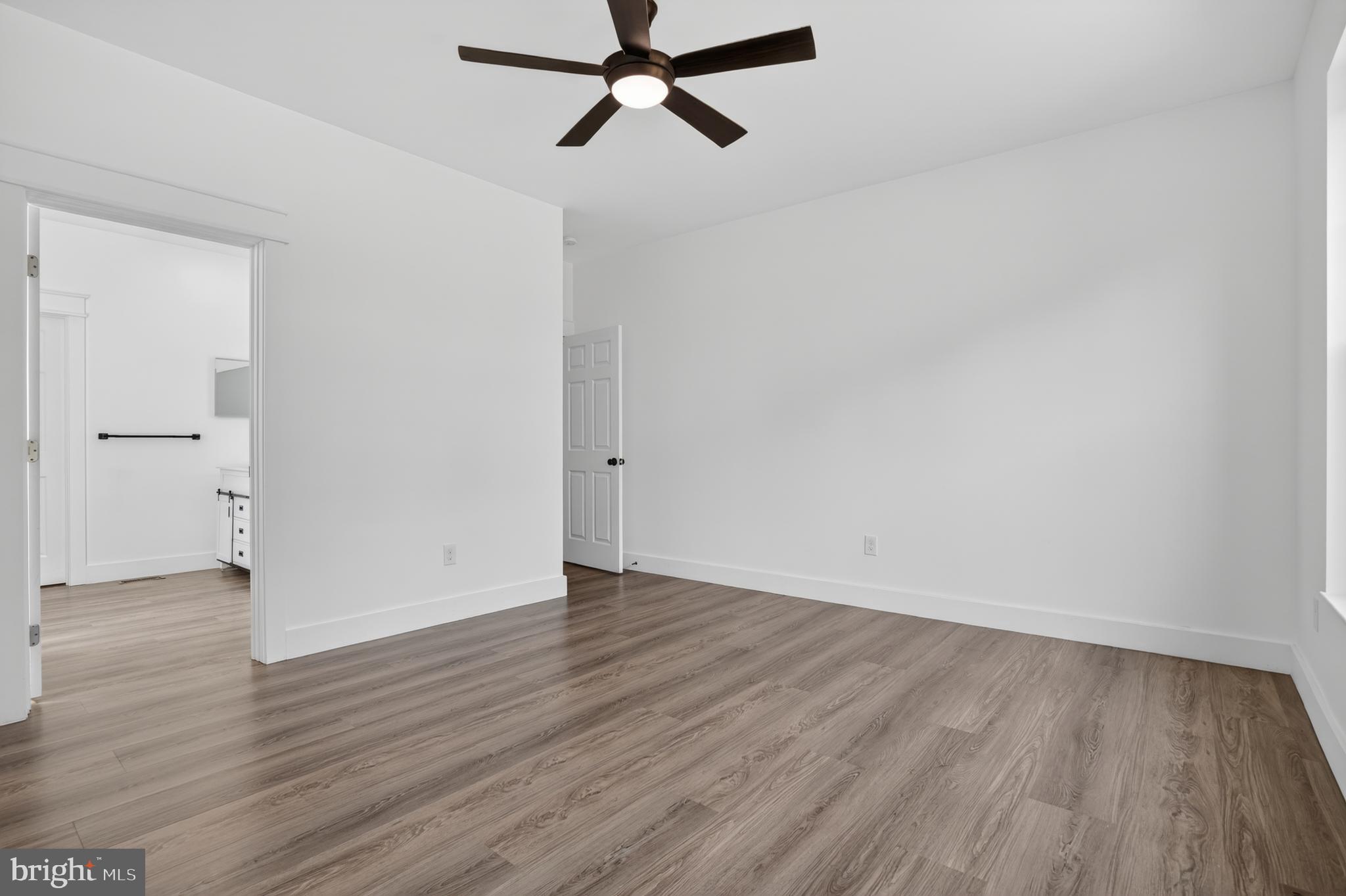CAPTAIN'S COVE - Residential