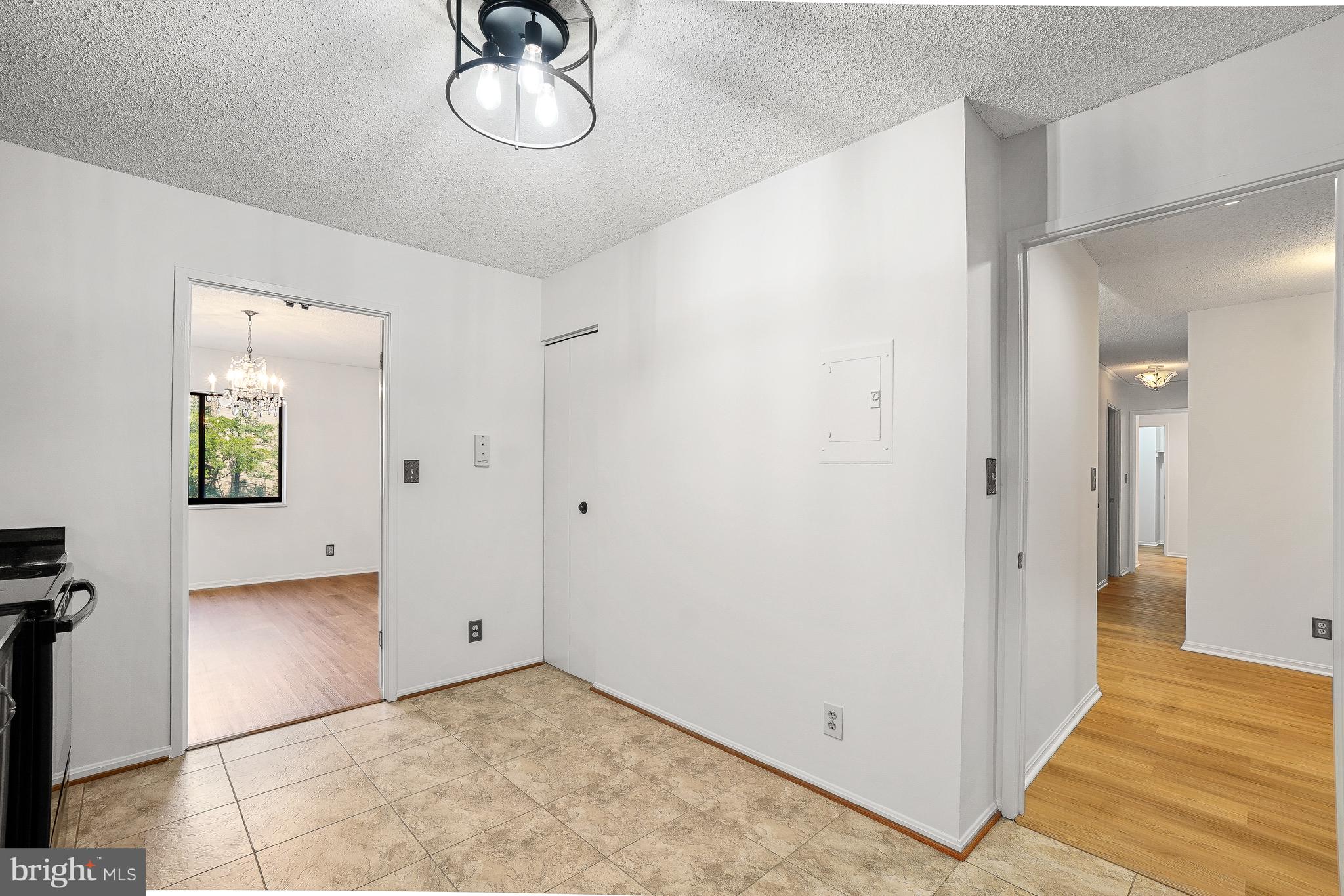MONTEBELLO - Residential