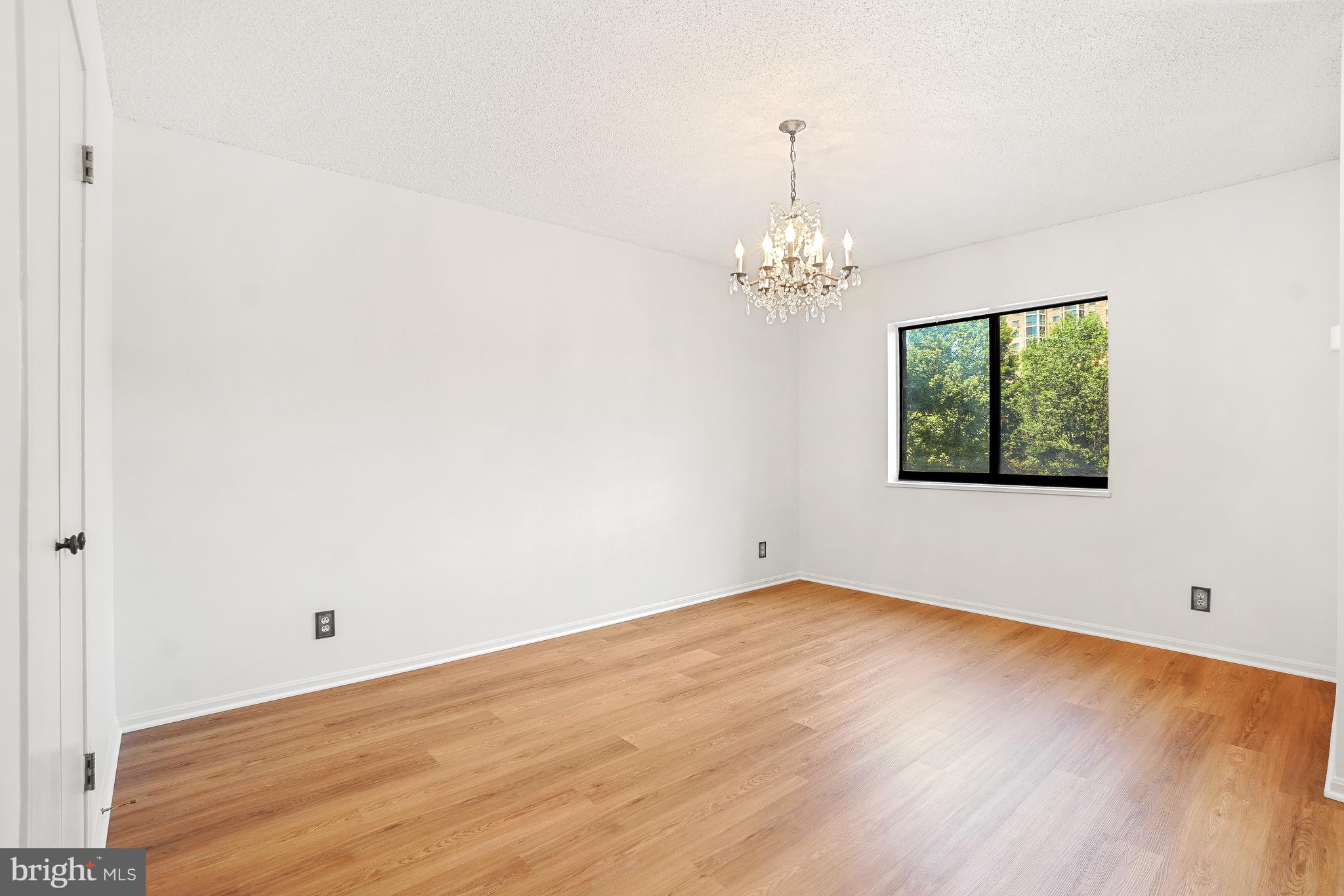 MONTEBELLO - Residential