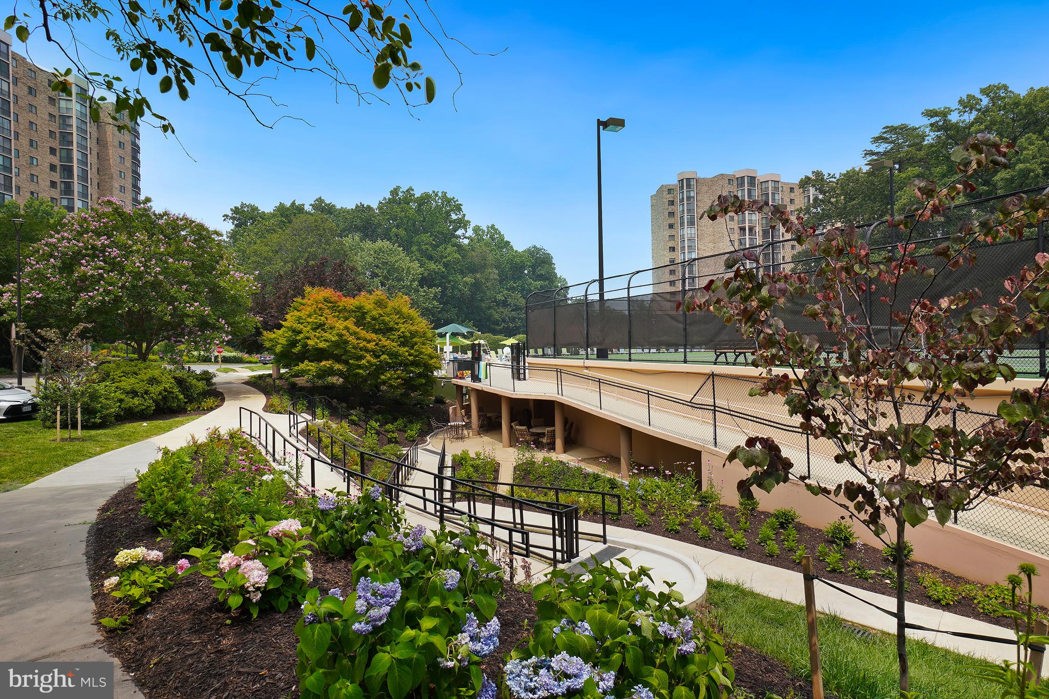 MONTEBELLO - Residential