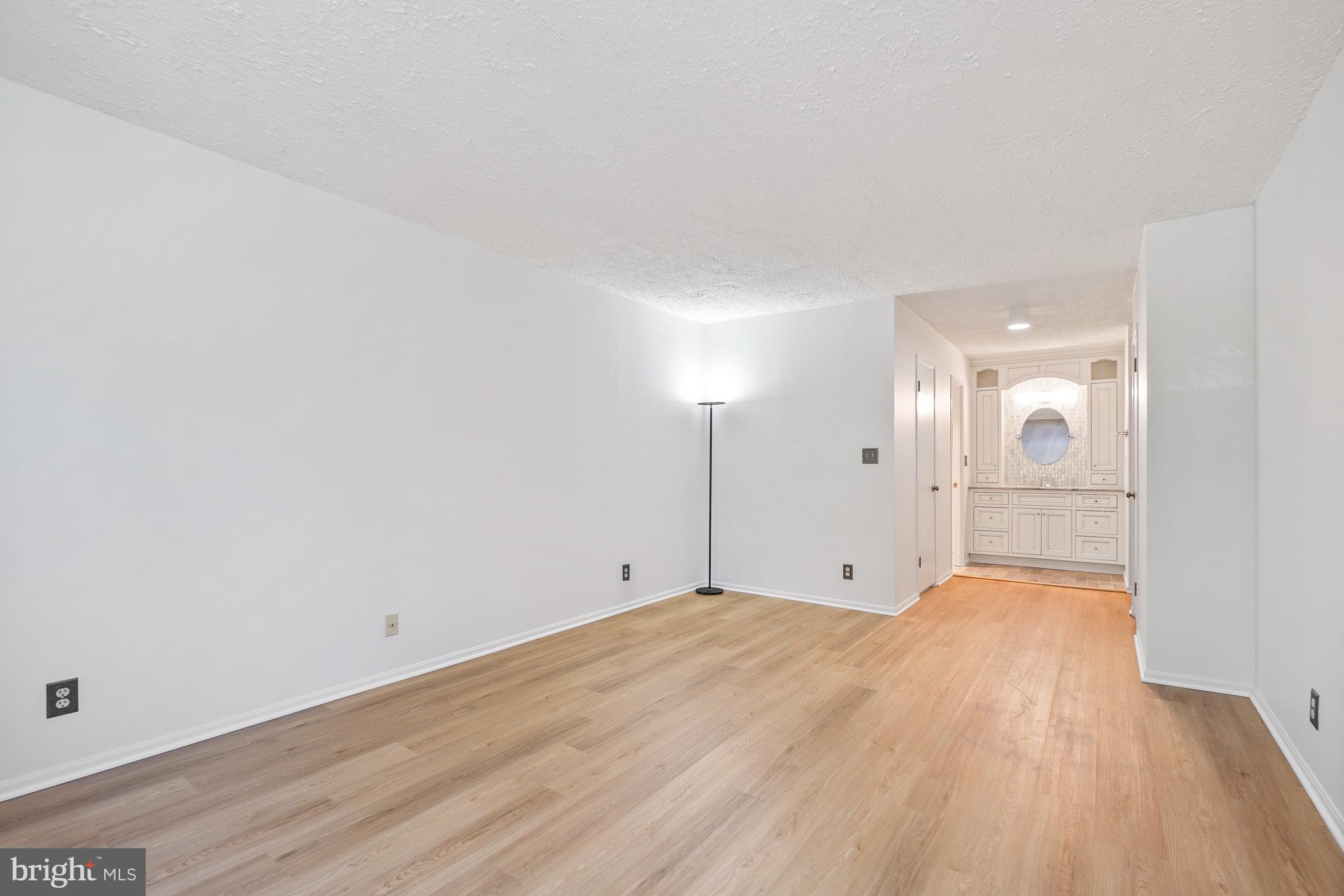 MONTEBELLO - Residential