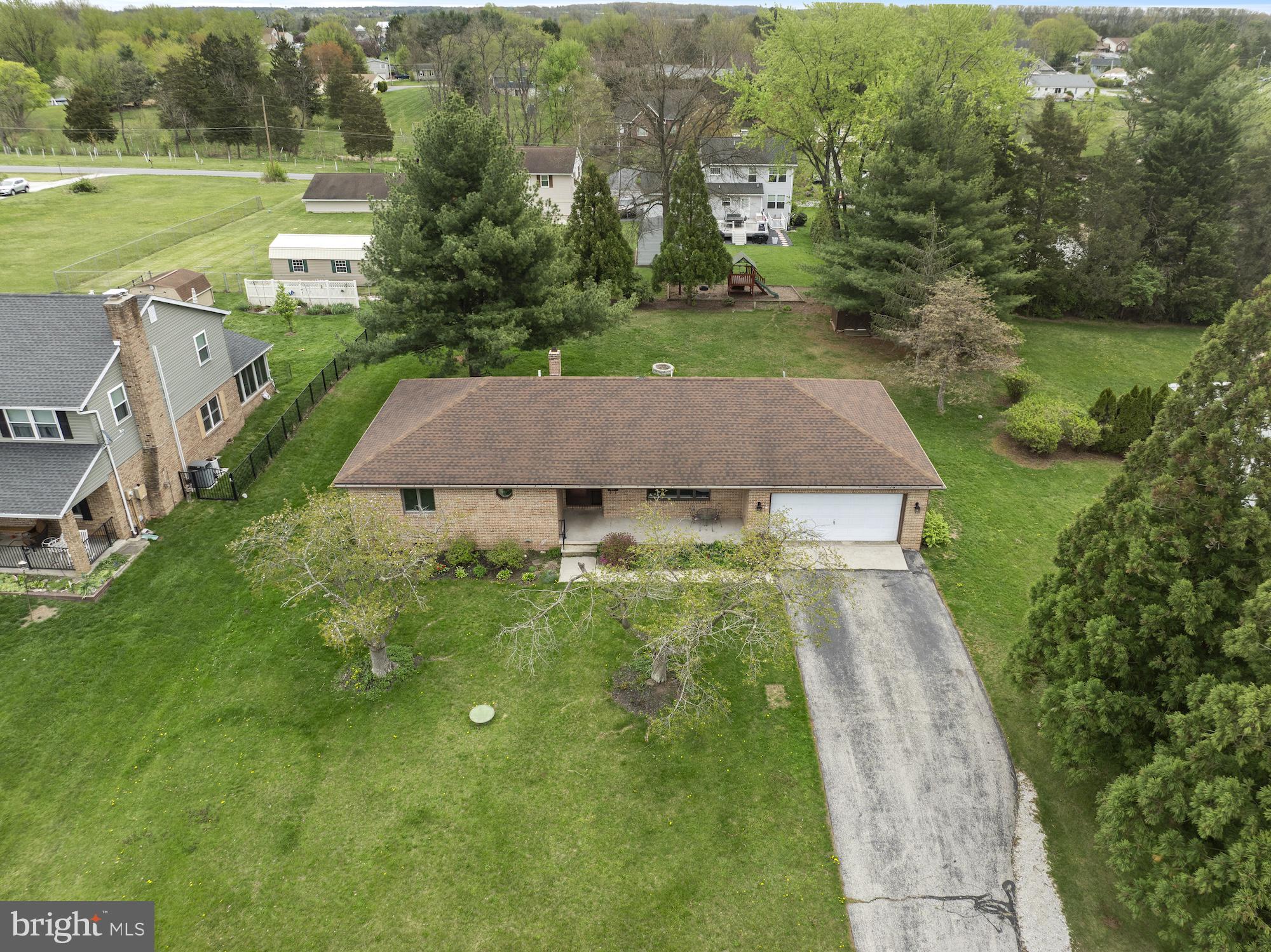 LAKE HERITAGE - Residential