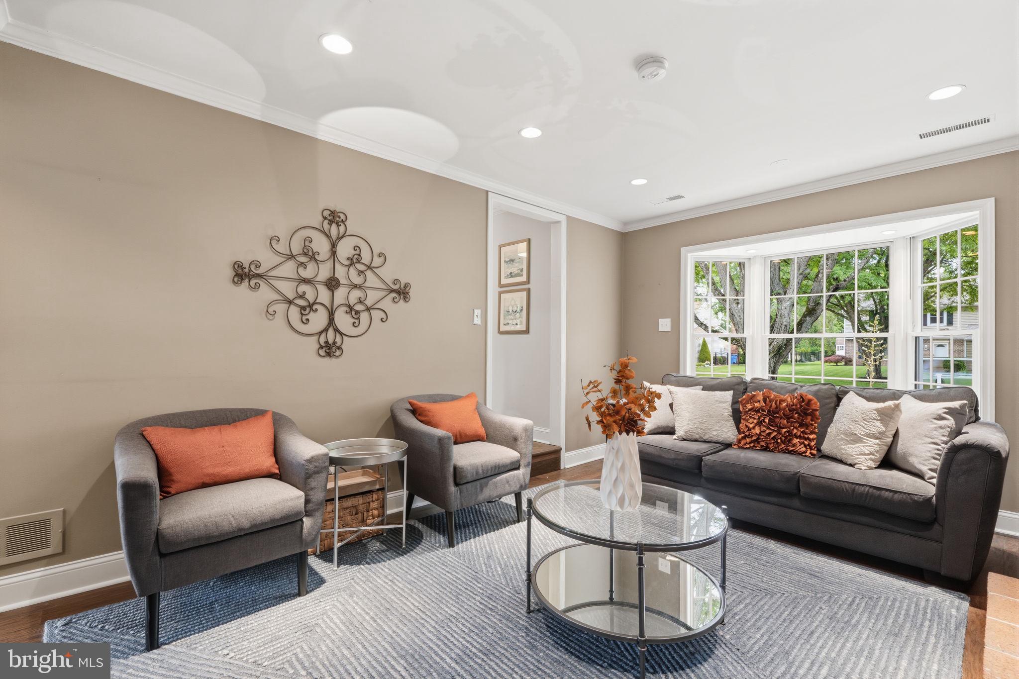OXFORD GLEN - Residential