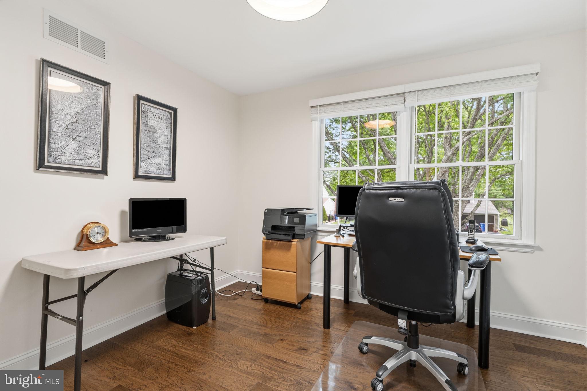 OXFORD GLEN - Residential