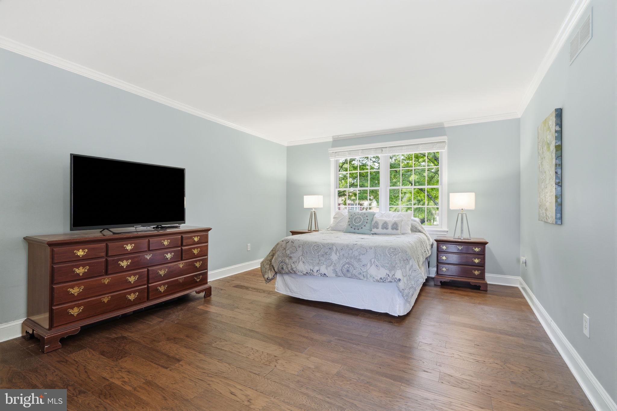 OXFORD GLEN - Residential