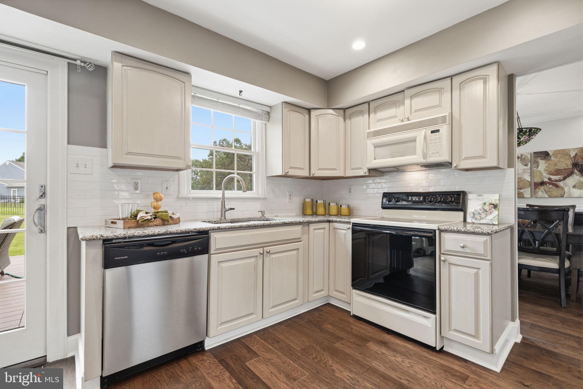 OXFORD GLEN - Residential