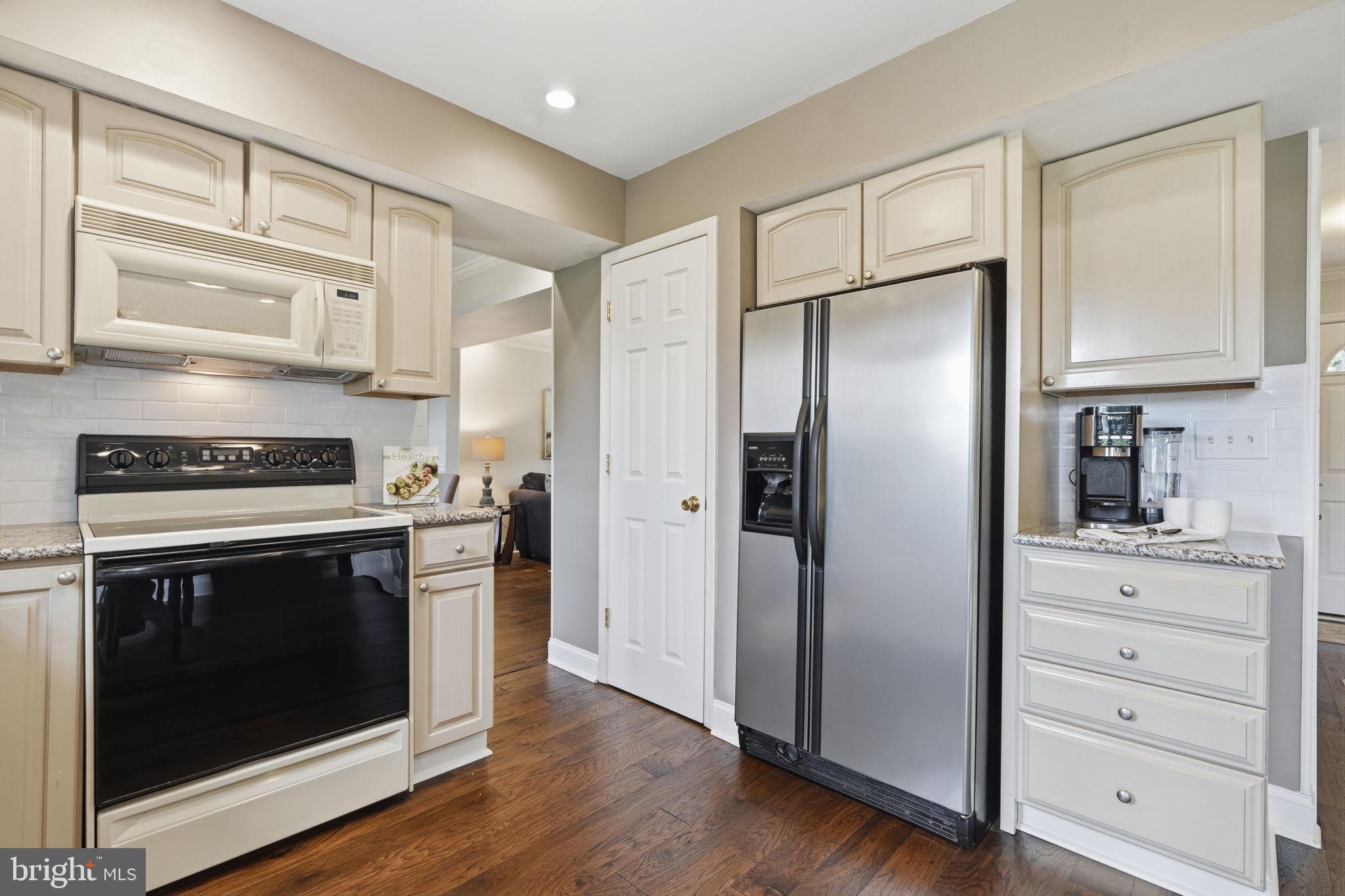 OXFORD GLEN - Residential