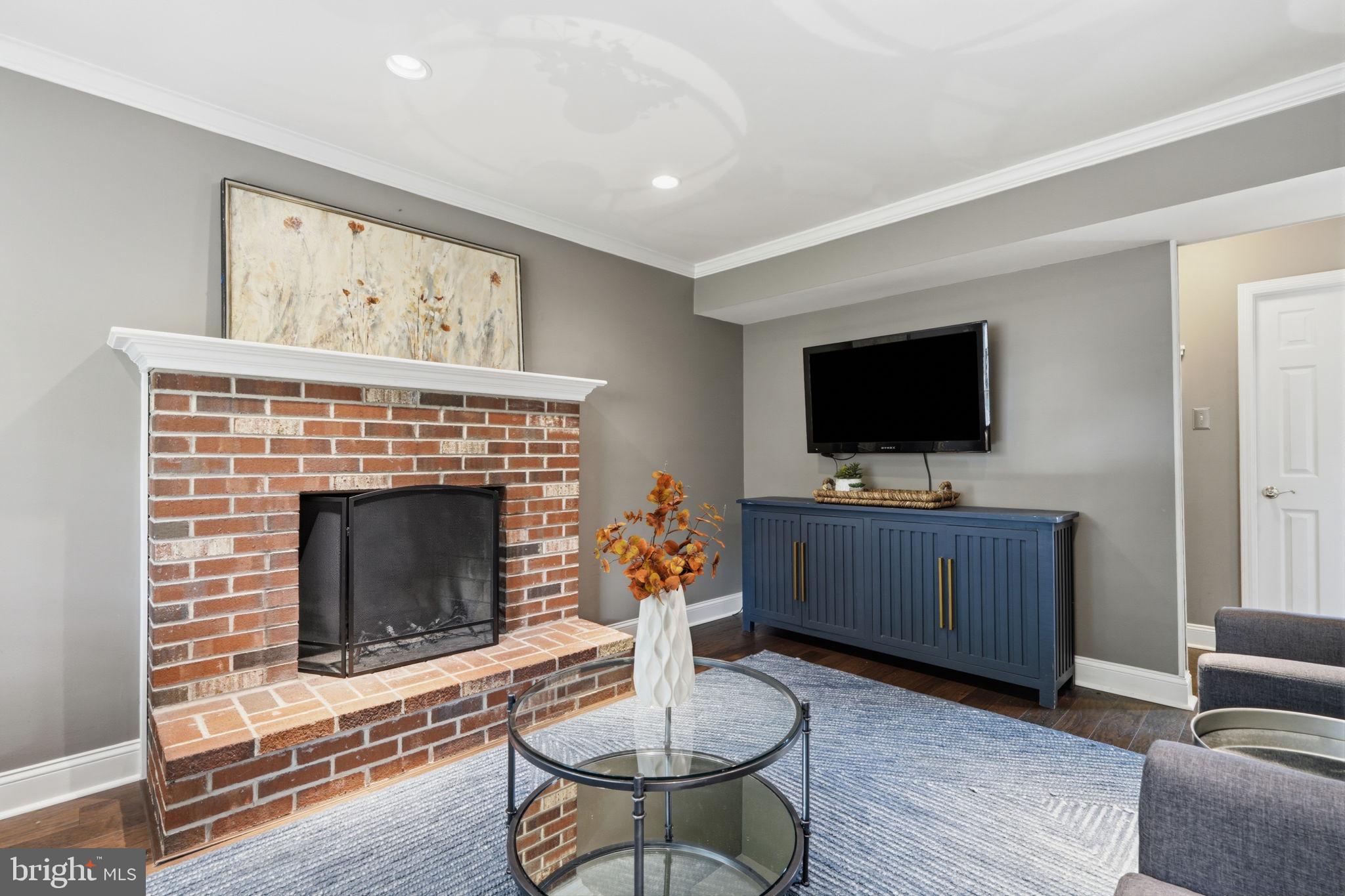 OXFORD GLEN - Residential