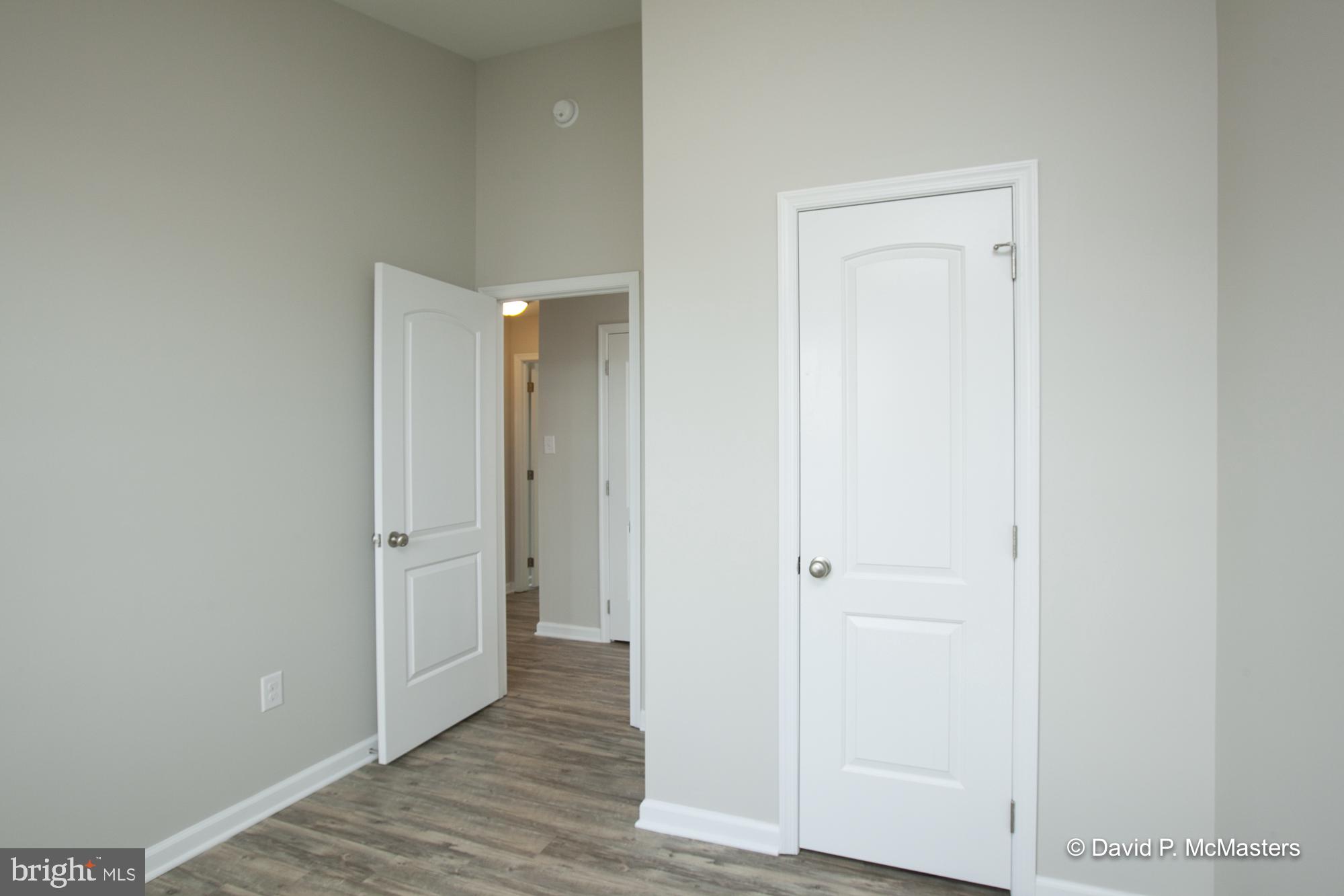 TOWNES OF RIDGEWAY - Residential Lease