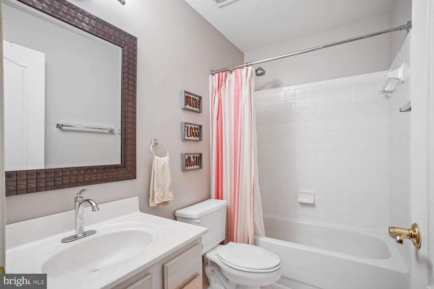HAMPTON ACRES - Residential