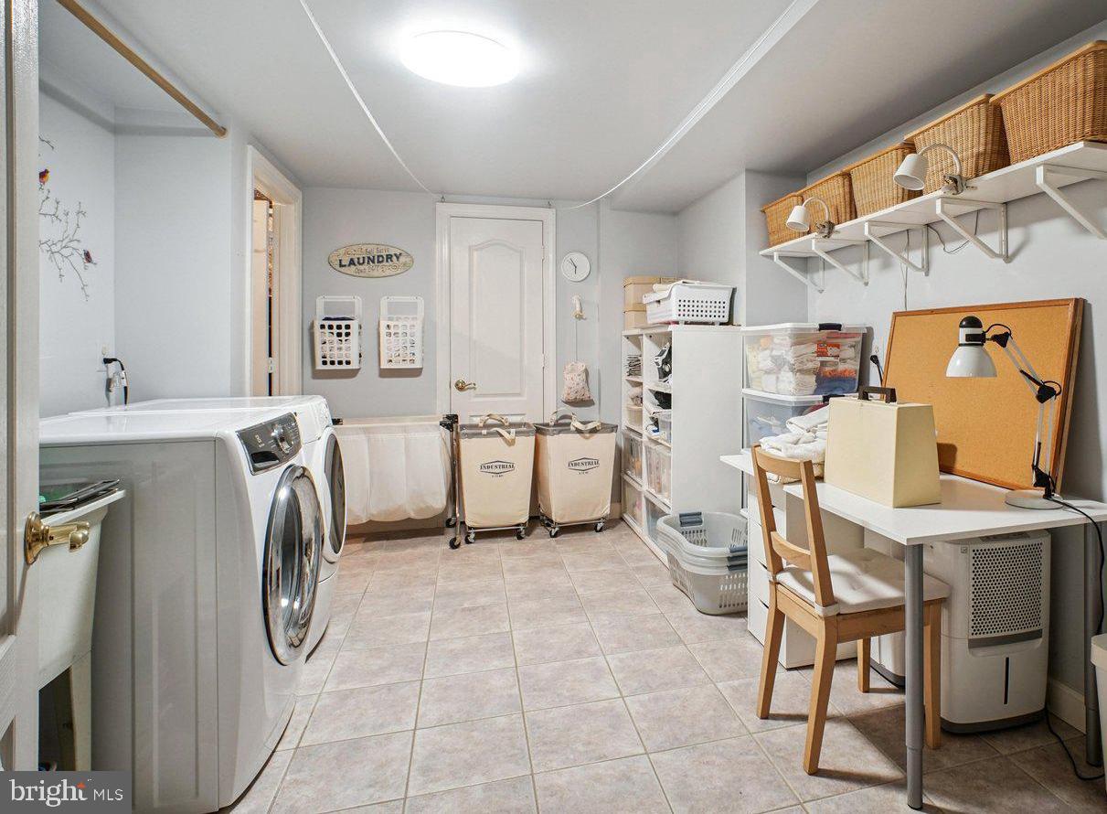 HAMPTON ACRES - Residential