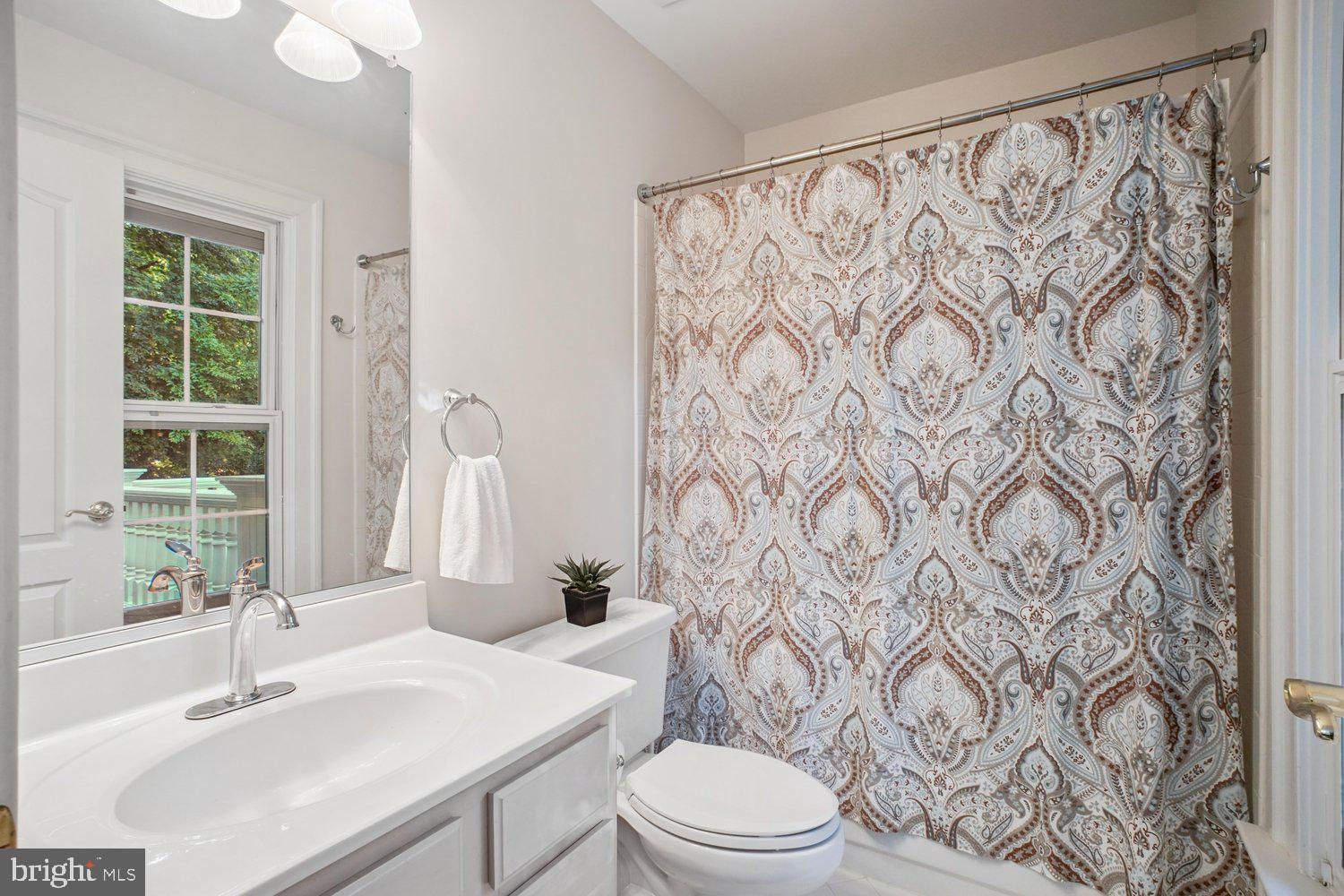 HAMPTON ACRES - Residential
