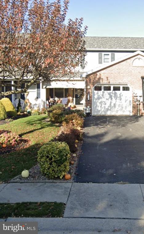 HICKORY HILLS - Residential