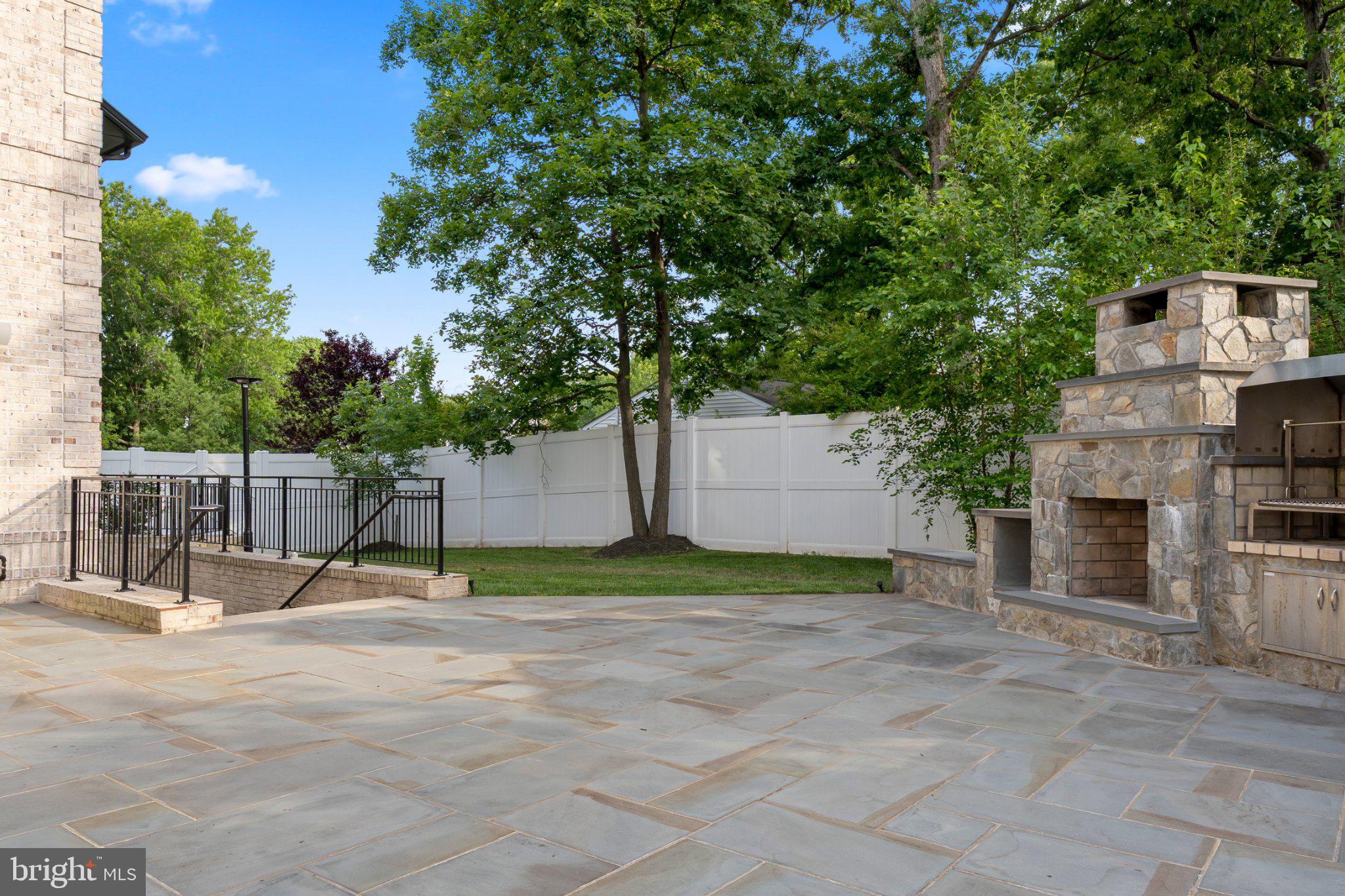 CHALET WOODS - Residential