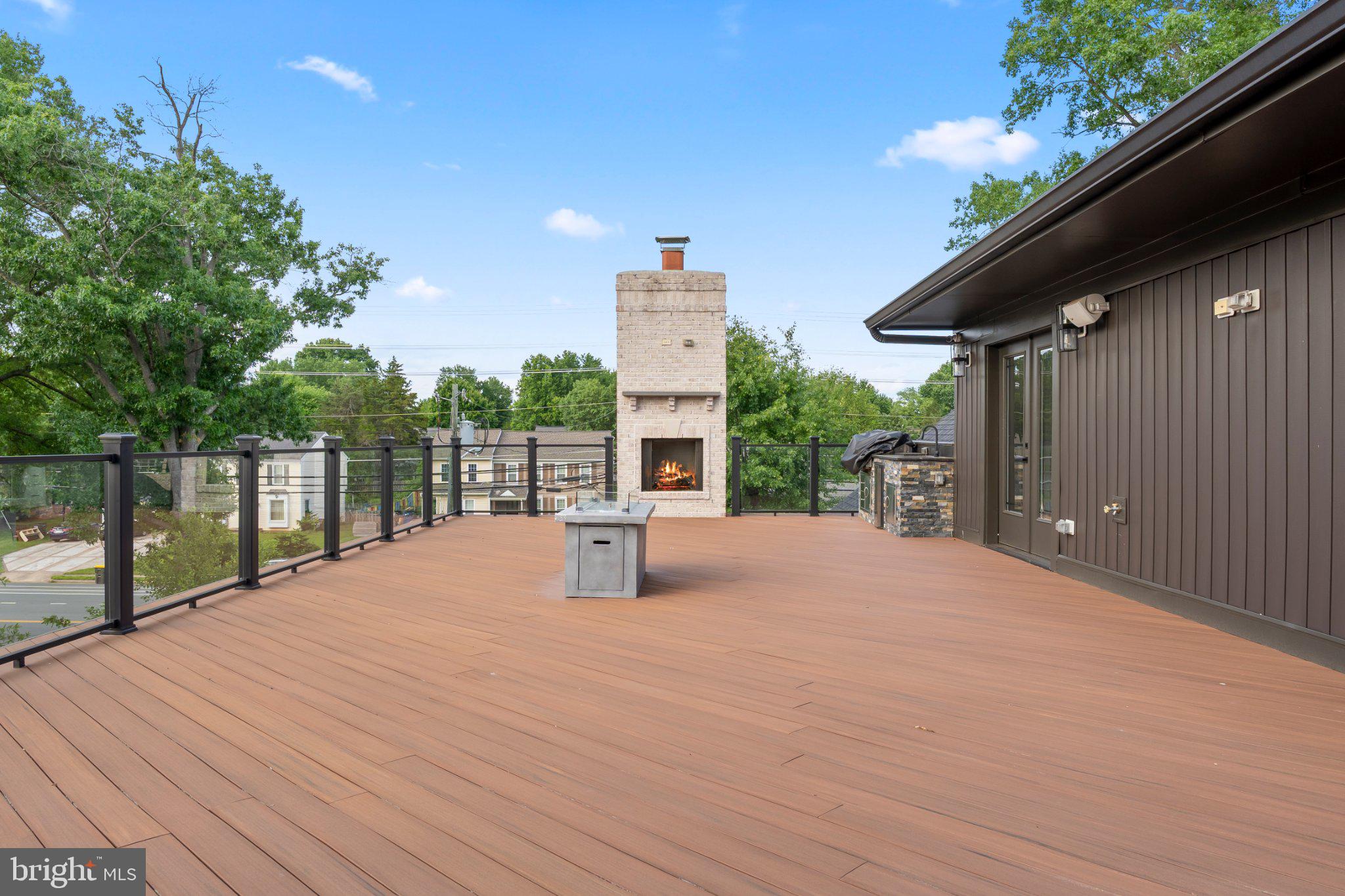 CHALET WOODS - Residential