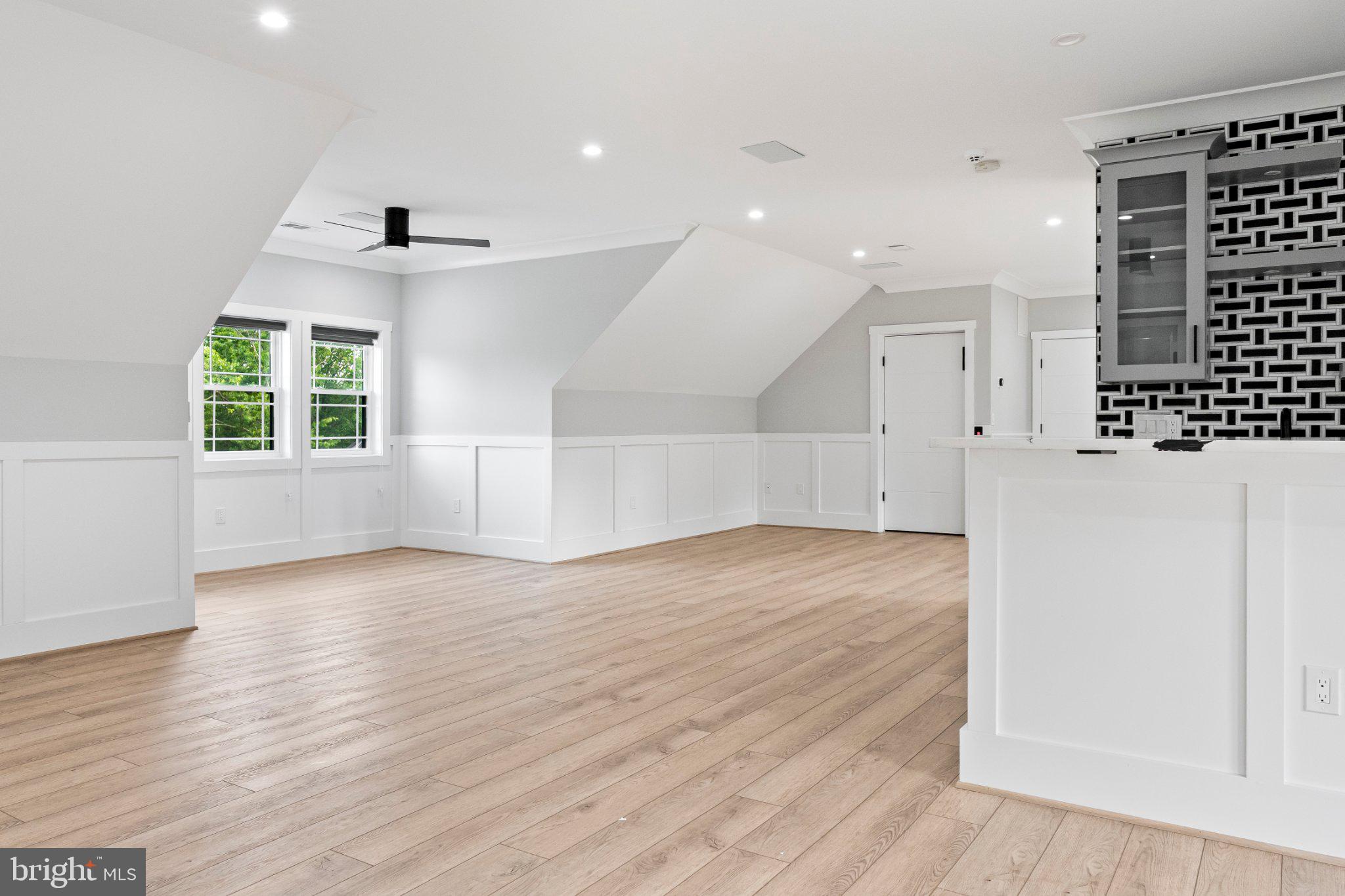 CHALET WOODS - Residential