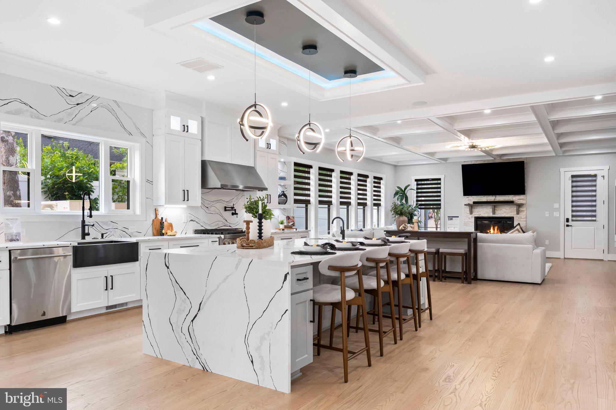 CHALET WOODS - Residential