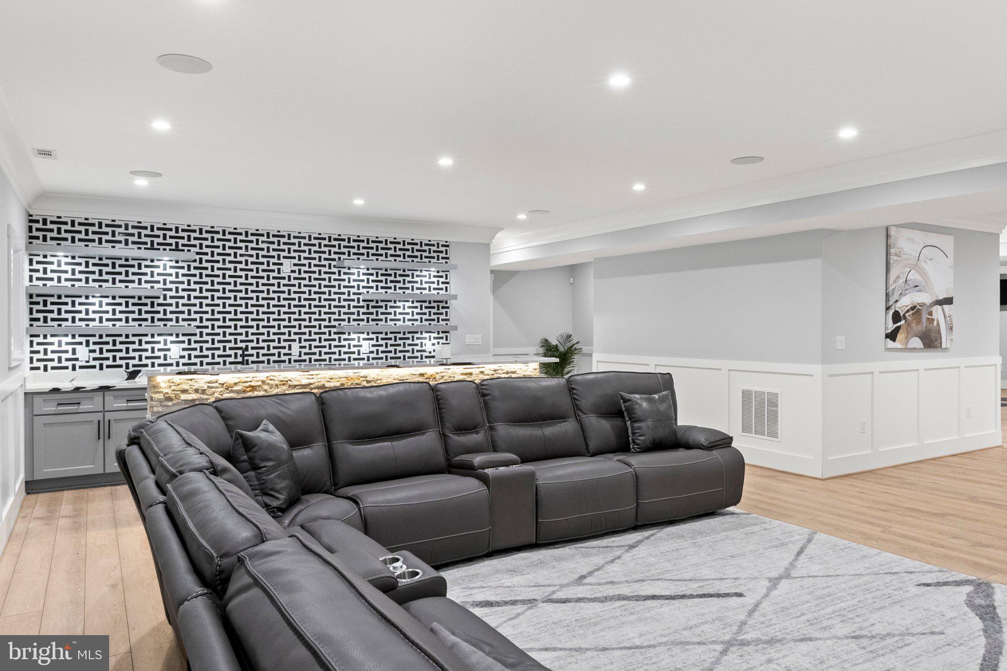 CHALET WOODS - Residential