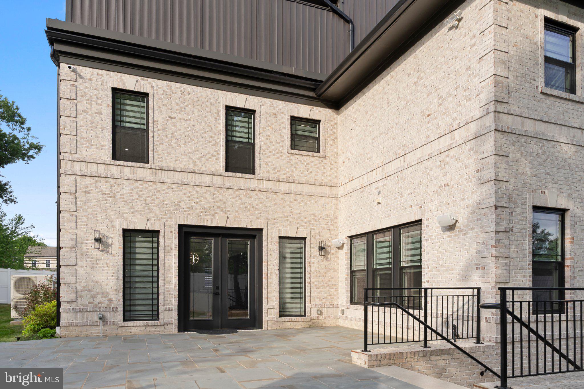 CHALET WOODS - Residential
