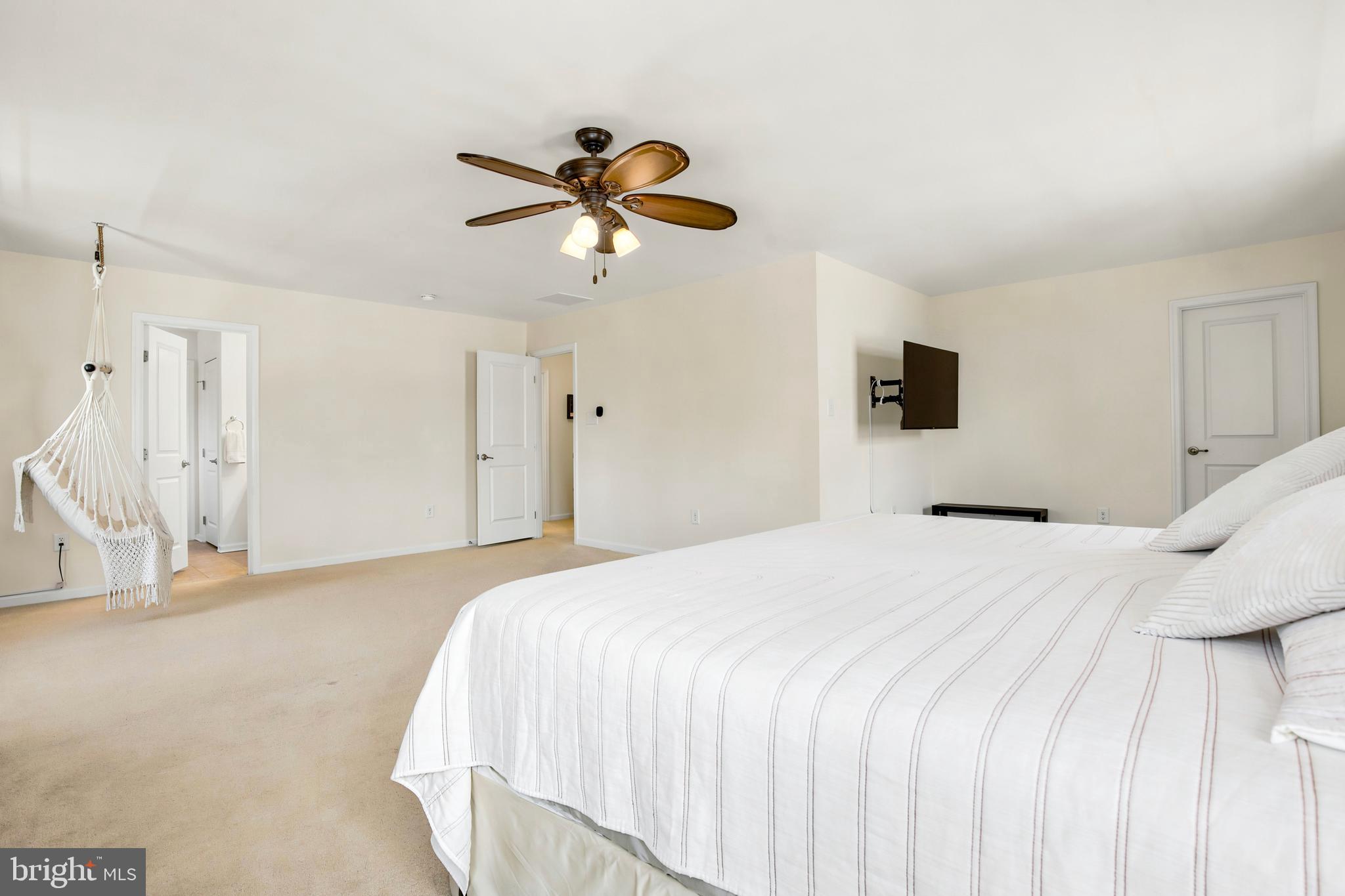 HANOVER WOODS - Residential