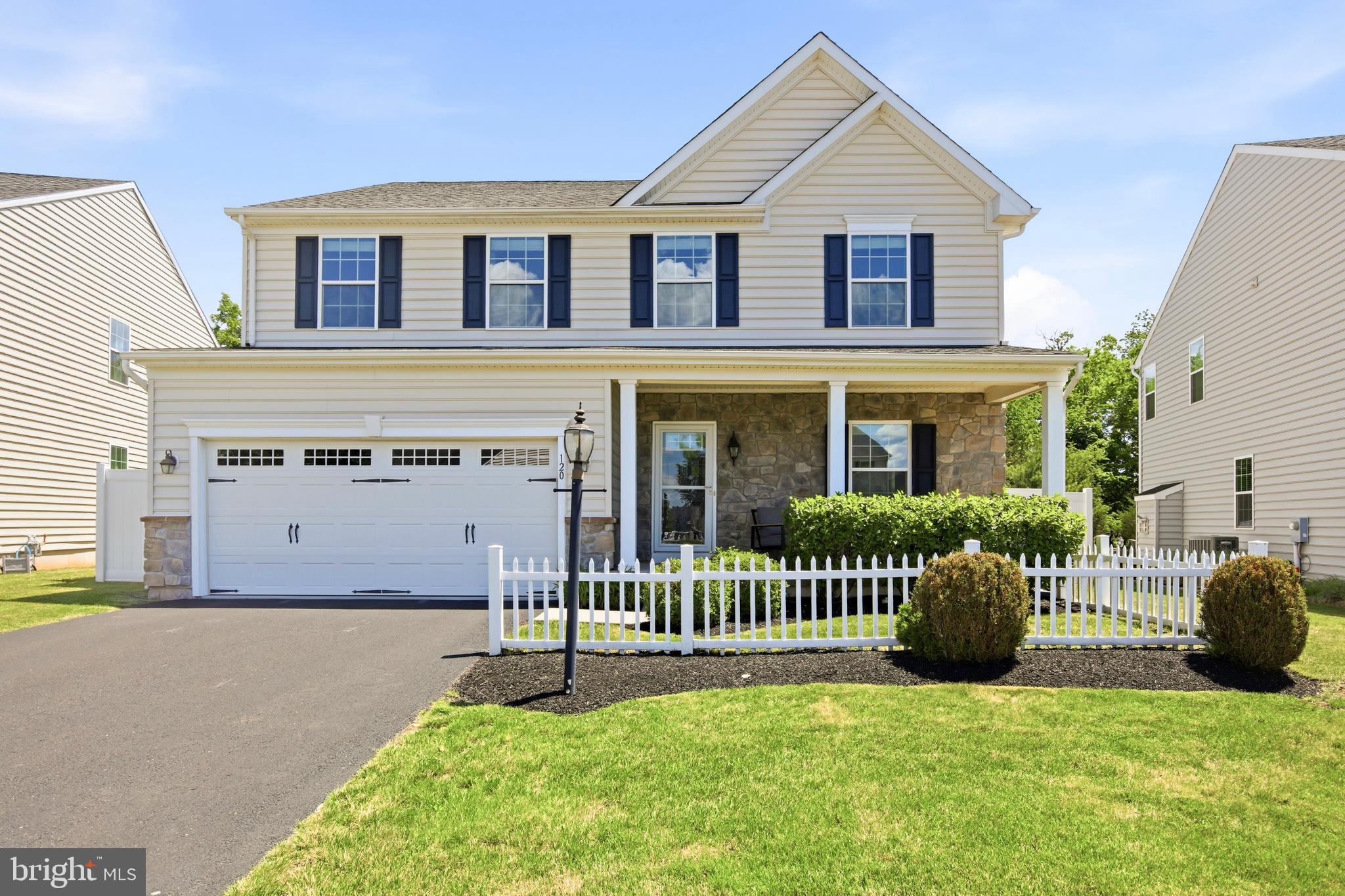 HANOVER WOODS - Residential