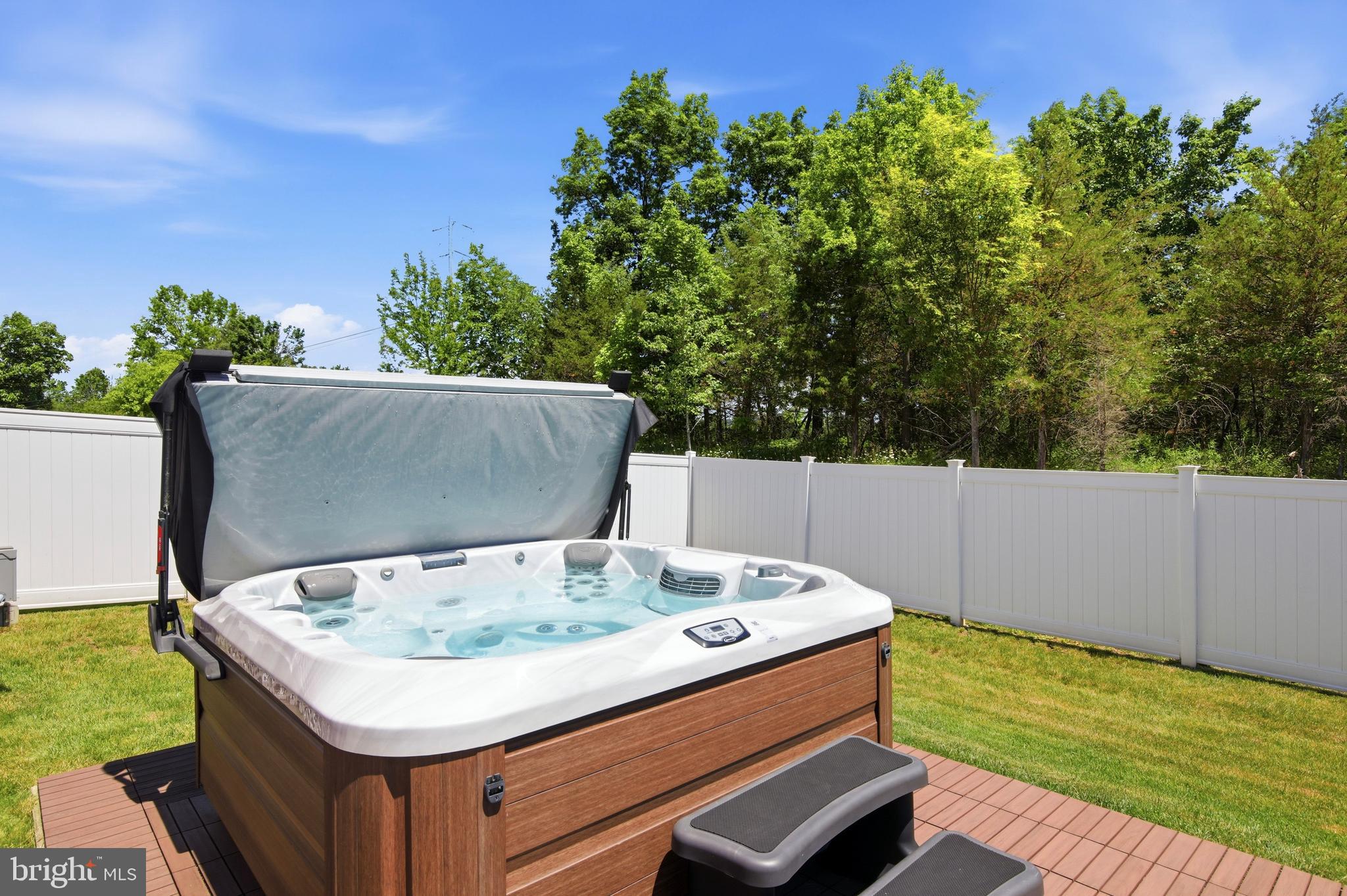 HANOVER WOODS - Residential