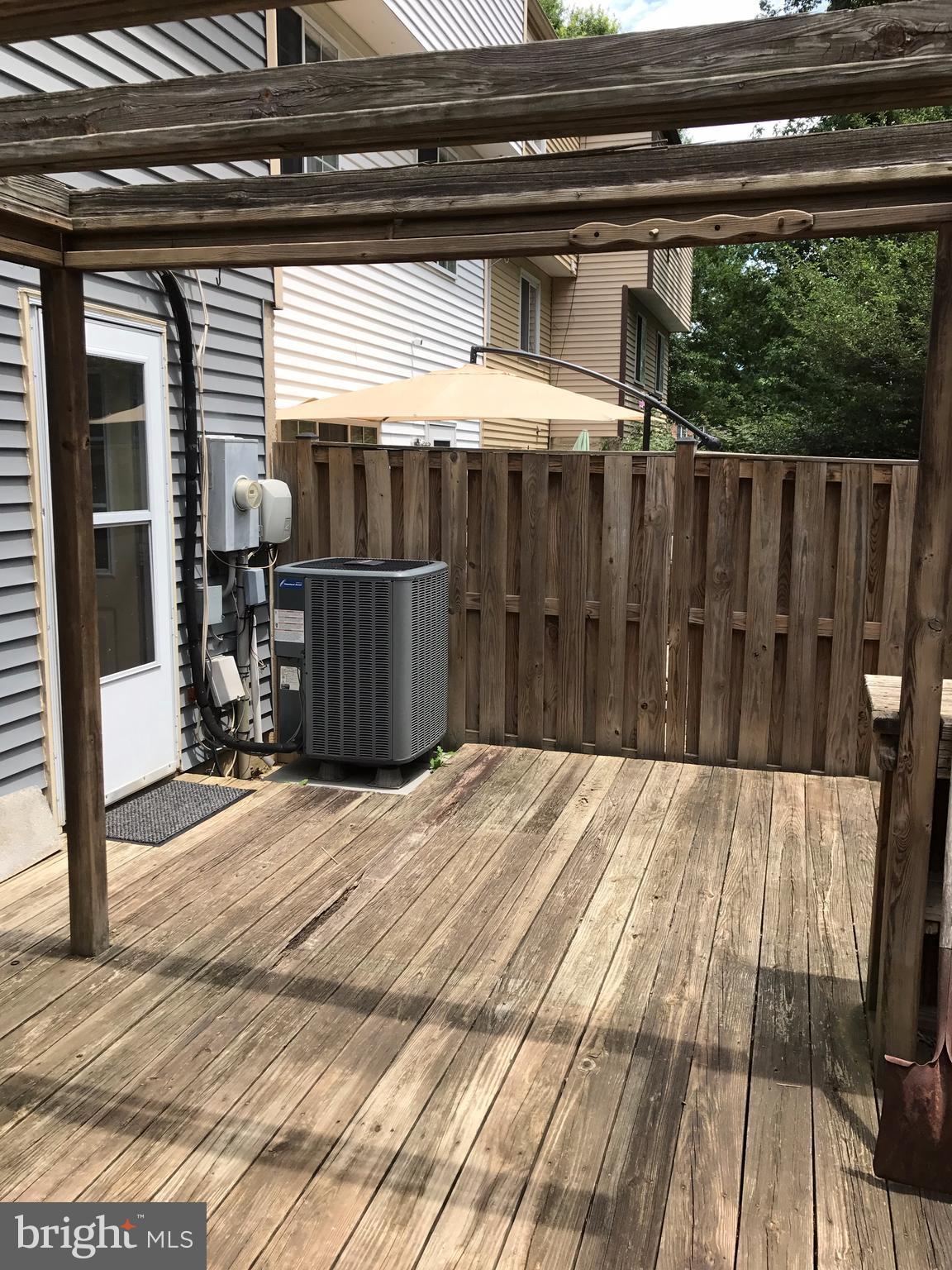D EVEREUX WEST - Residential Lease