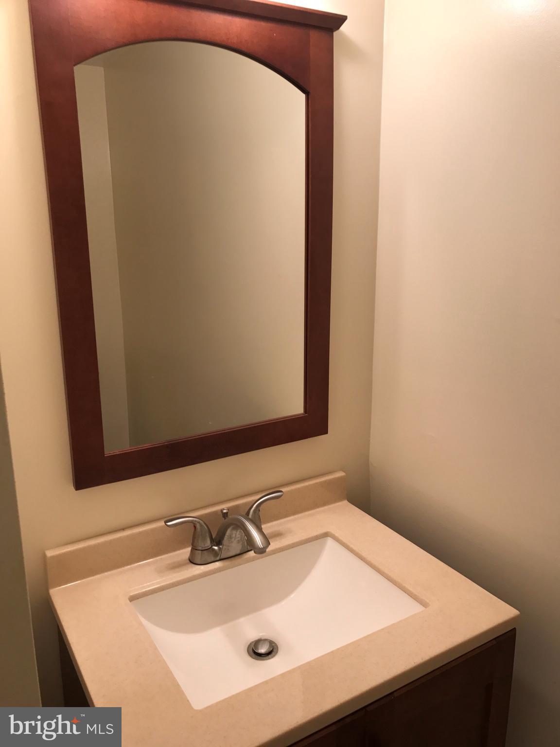 D EVEREUX WEST - Residential Lease