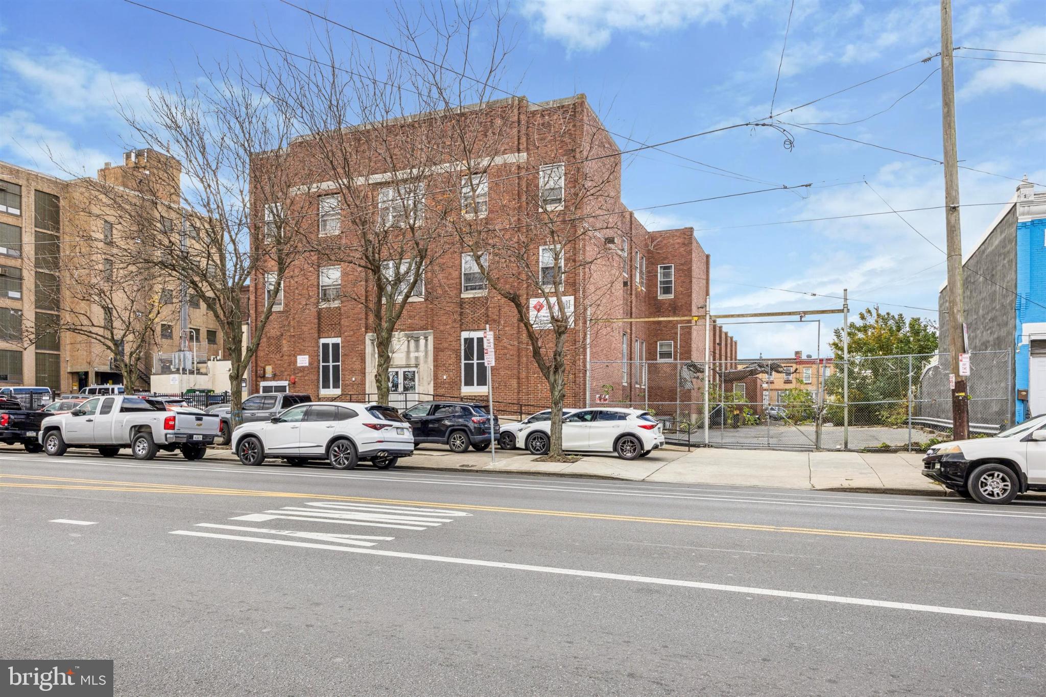 KENSINGTON - Commercial Sale