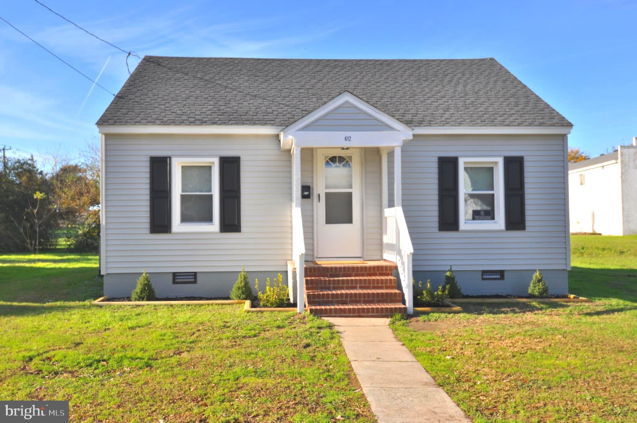 NEW ROOF, VINLY SIDING, WINDOWS AND DOORS.   THE INTERIOR LOOKS LIKE NEW. IT HAS NEW PAINT, FLOORING KITCHEN AND A BATH THAT IS LARGE &  BEAUTIFUL.   ALL NEW APPLIANCES. READY TO MOVE IN AND AT THIS PRICE YOU HAVE A VERY MINIMUAL MORTGAGE PAYMENT.  PLEASE SCHEDULE A TOUR.  THE ESTIMATED SIZE IS 942 SQUARE FEET, BUYER & AGENT MAY CONFIRM.