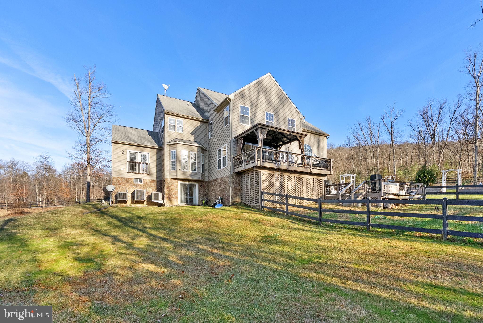 EQUESTRIAN ESTATES - Residential