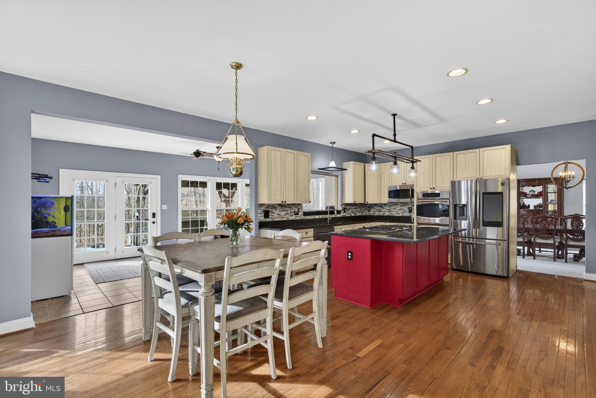 EQUESTRIAN ESTATES - Residential