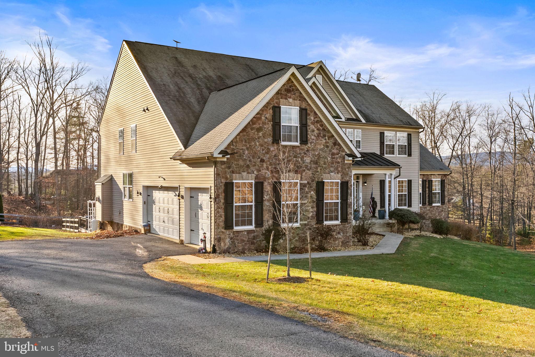 EQUESTRIAN ESTATES - Residential